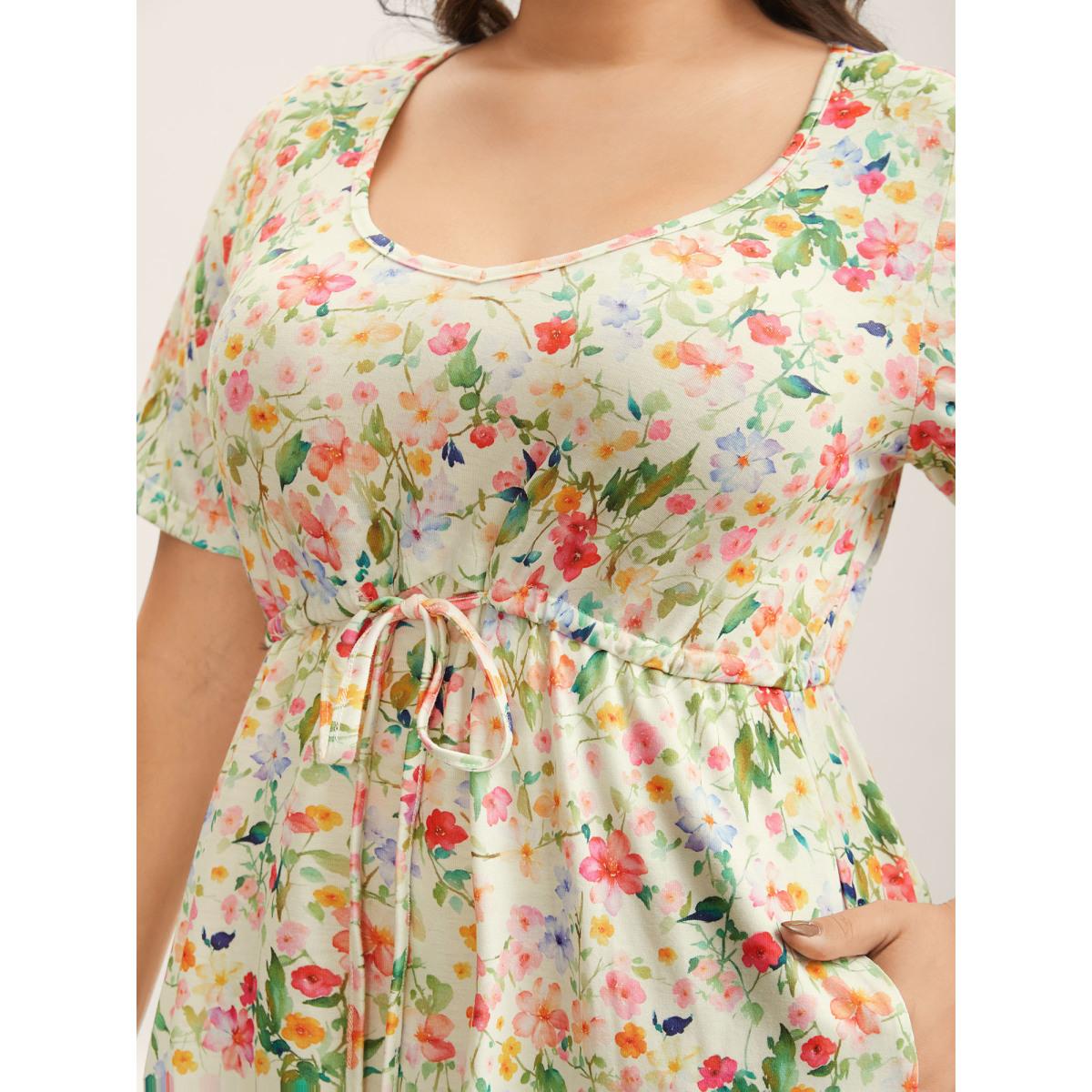 Plus Size Ditsy Floral Print Waist Tie Midi Dress Multicolor Women V-neck Short sleeve Curvy BloomChic 26/4X Product Image