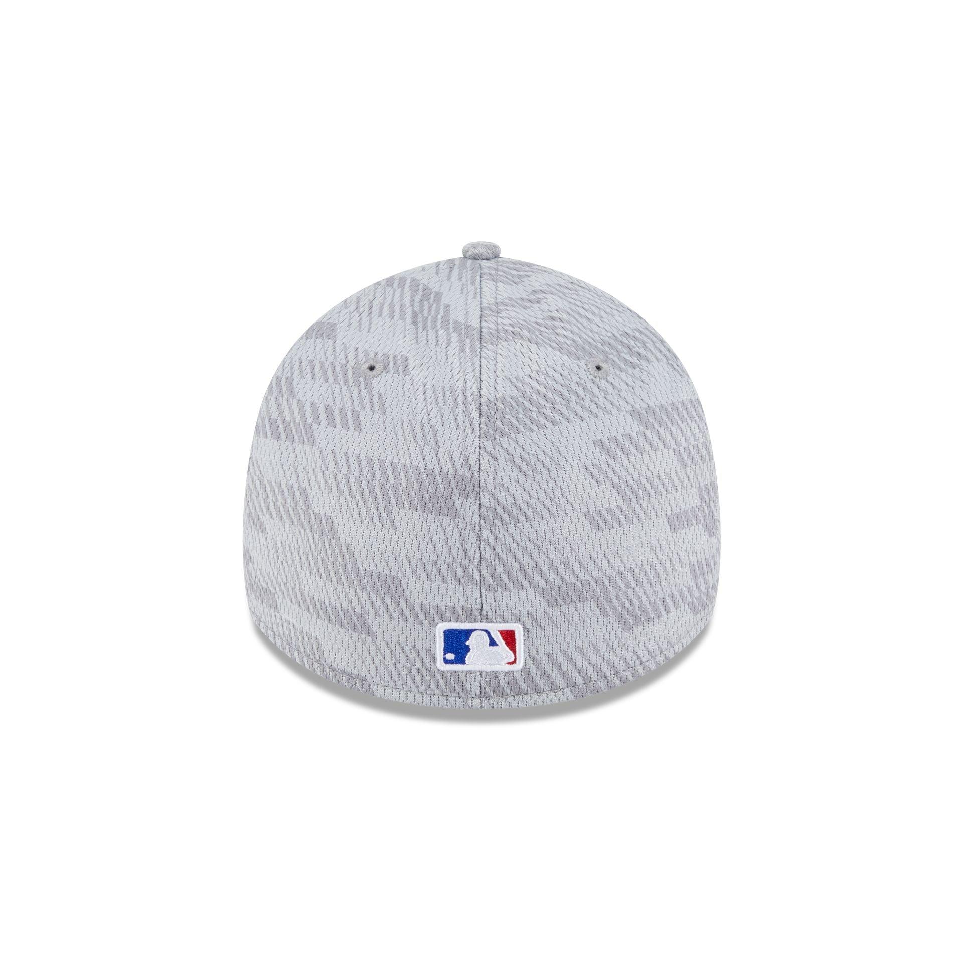 Chicago Cubs 2025 Clubhouse Gray 39THIRTY Stretch Fit Male Product Image