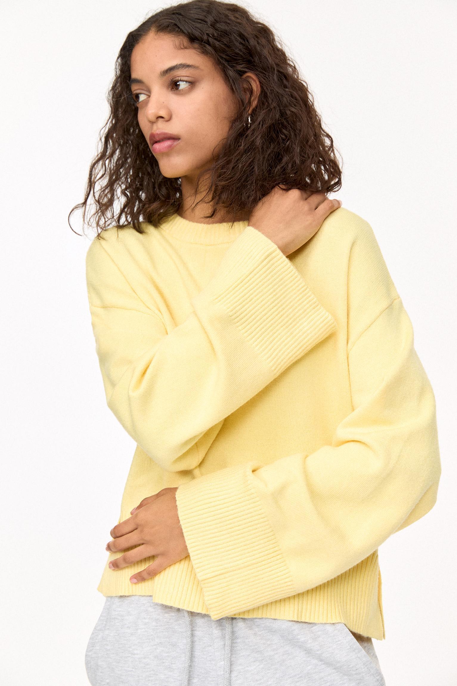 Sweater with wide sleeves Product Image