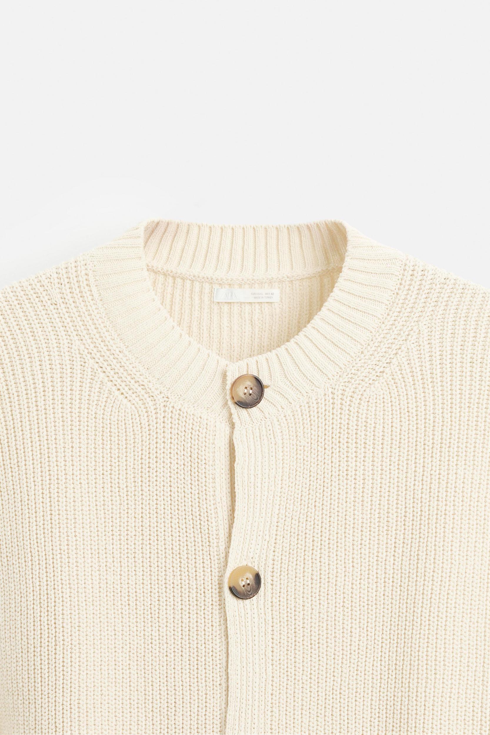 TEXTURED KNIT VEST Product Image