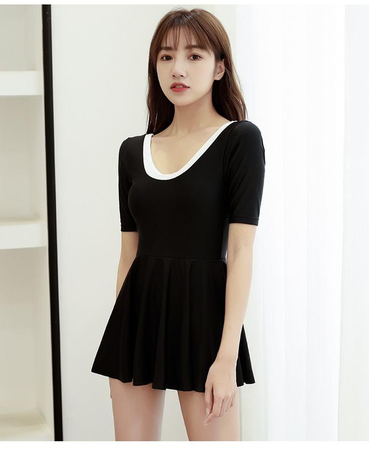 Short Sleeve Scoop Neck Contrast Trim Swimdress Product Image