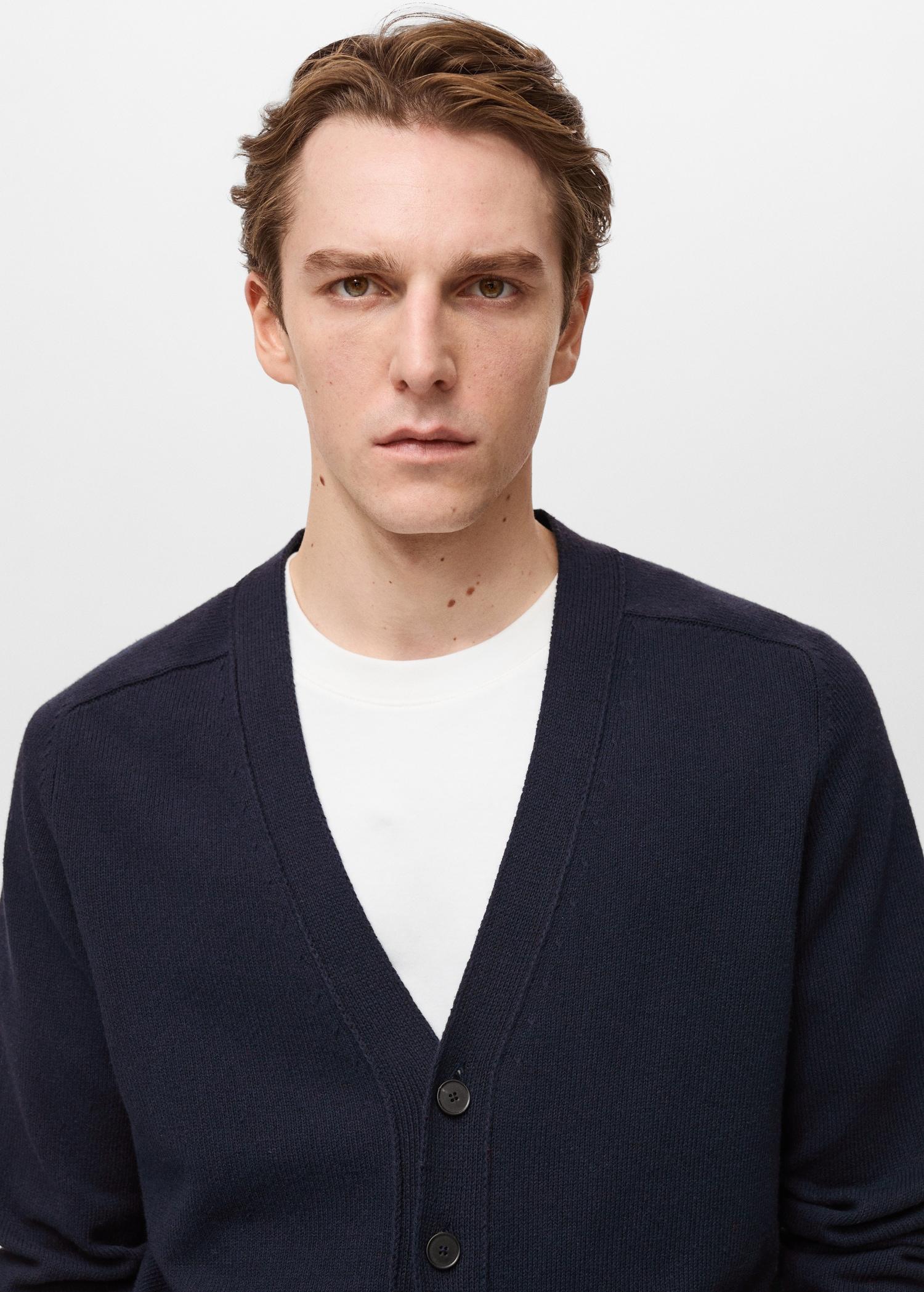 Knitted cotton cardigan with buttons - Men | MANGO USA Product Image