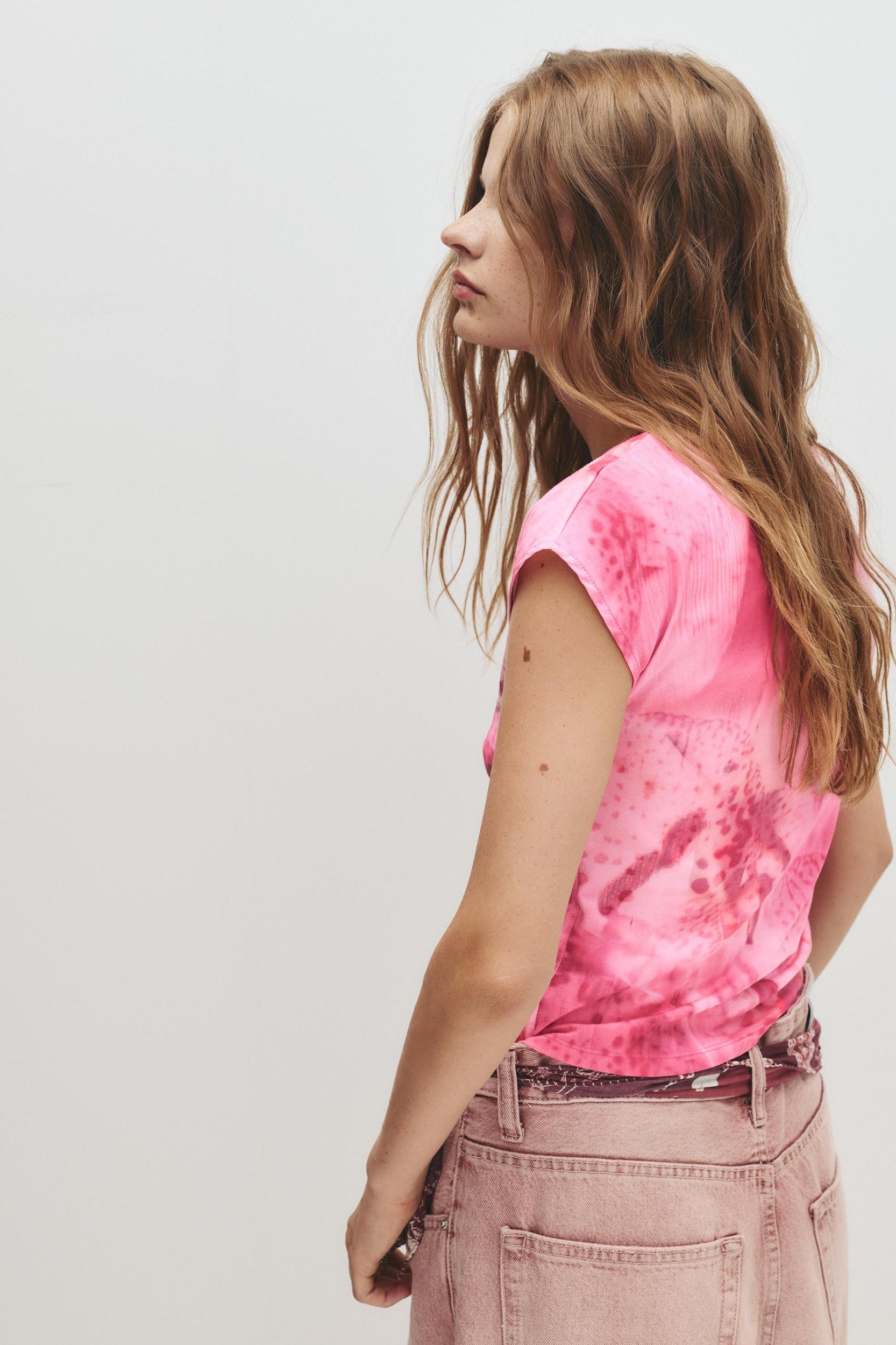 Floral print T-shirt Product Image