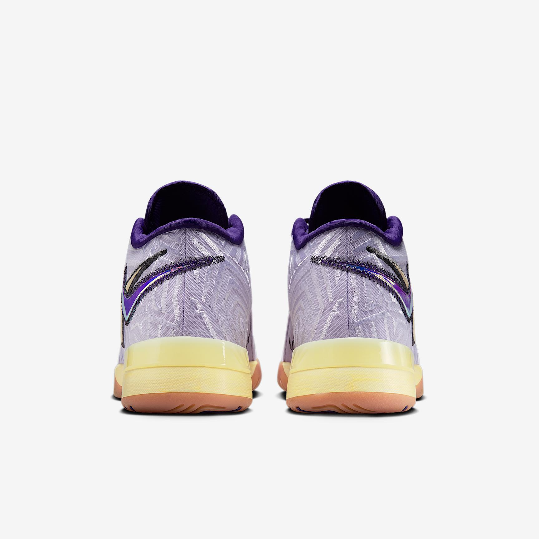 Nike Men's LeBron NXXT Genisus Basketball Shoes Product Image