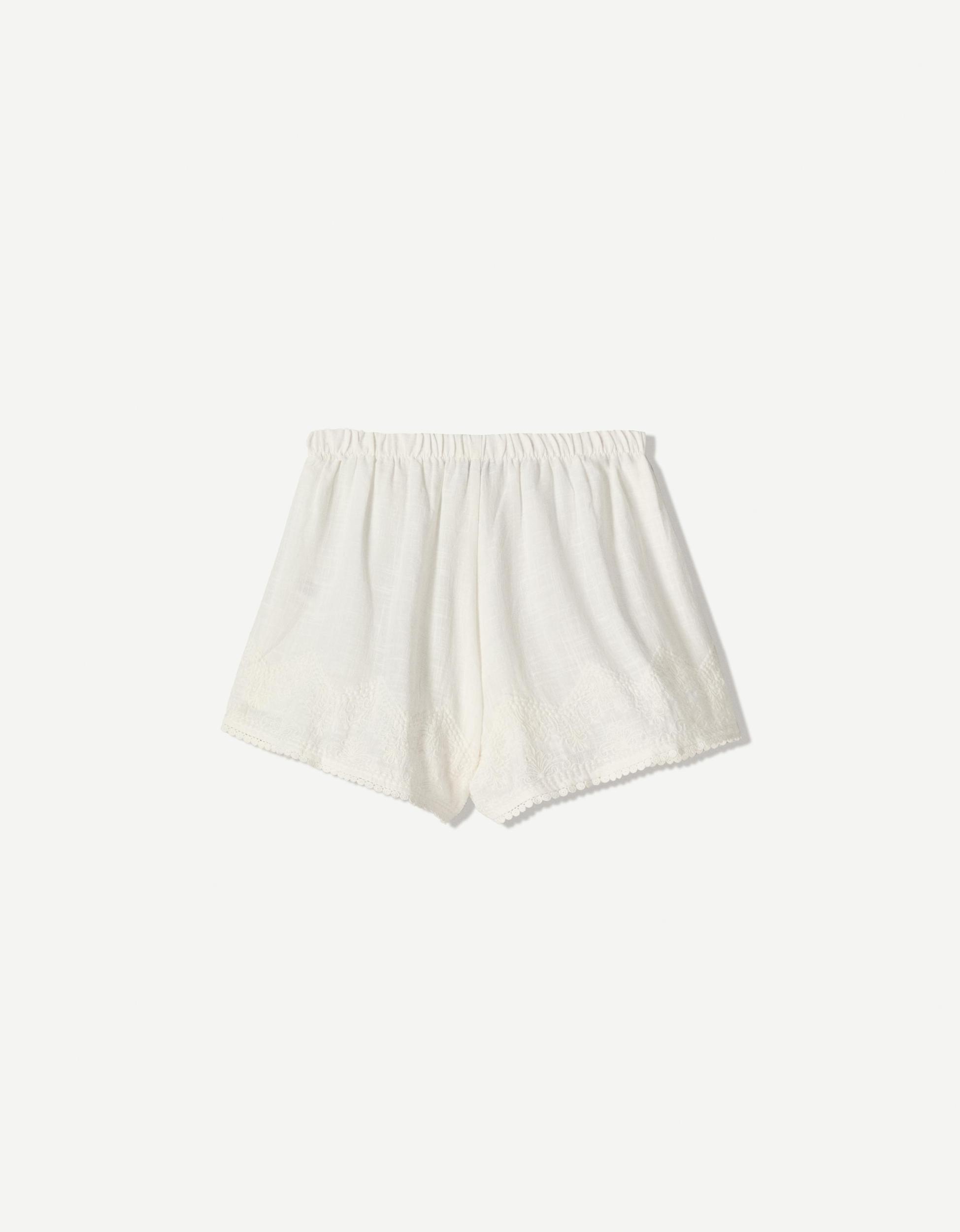 Embroidered boho shorts Product Image