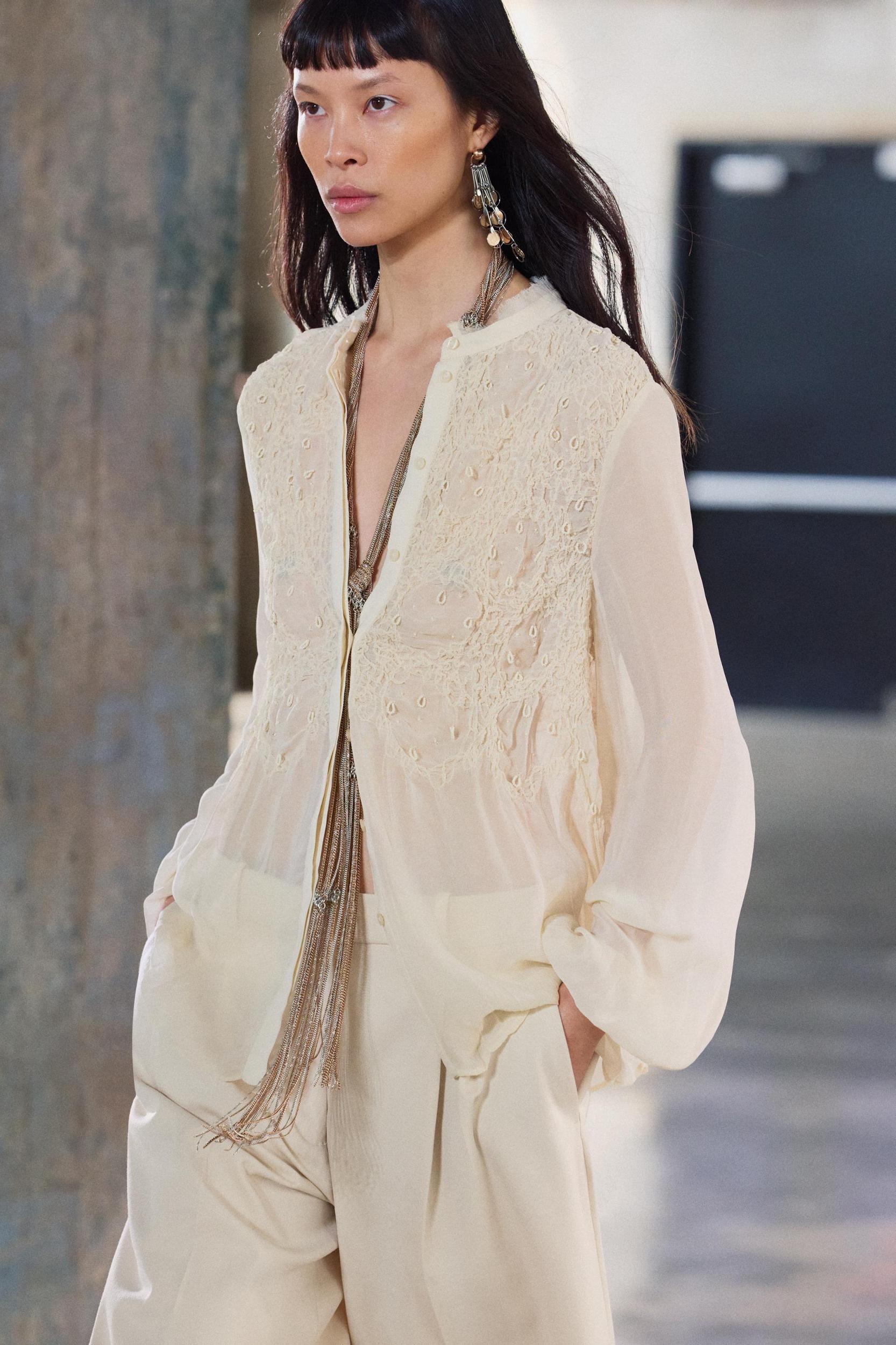 ZW COLLECTION PLEATED SHORTS Product Image