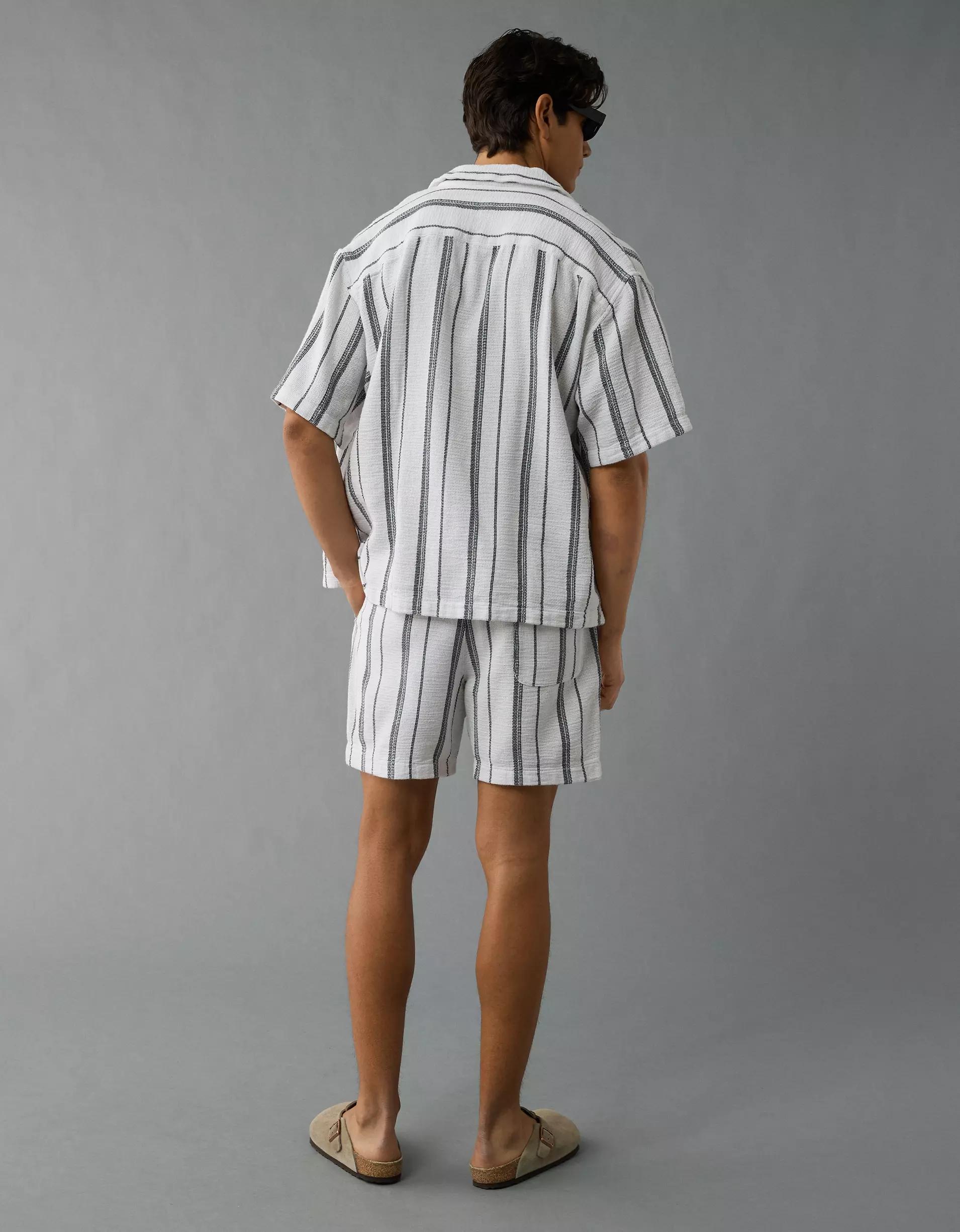 AE 7" Lived-In Trekker Short Product Image