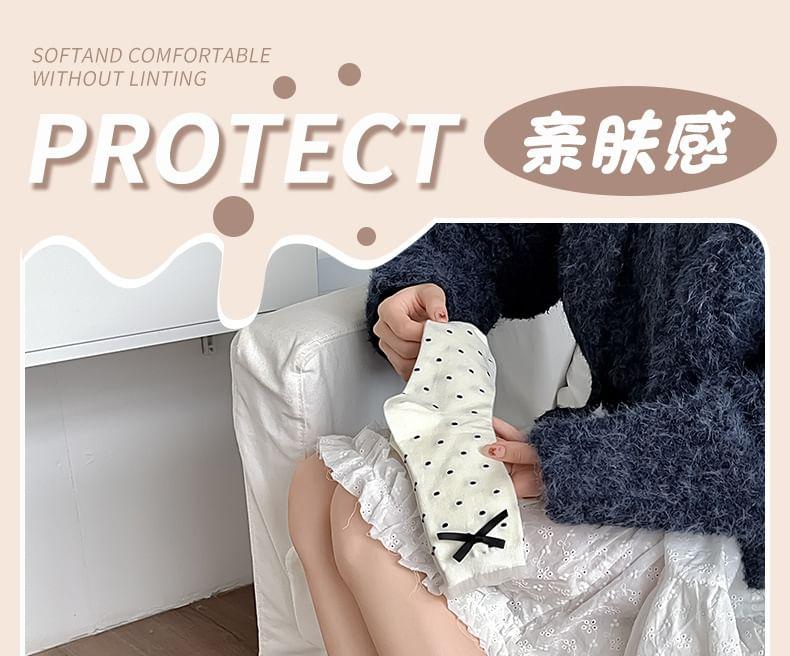 Bow Socks Product Image