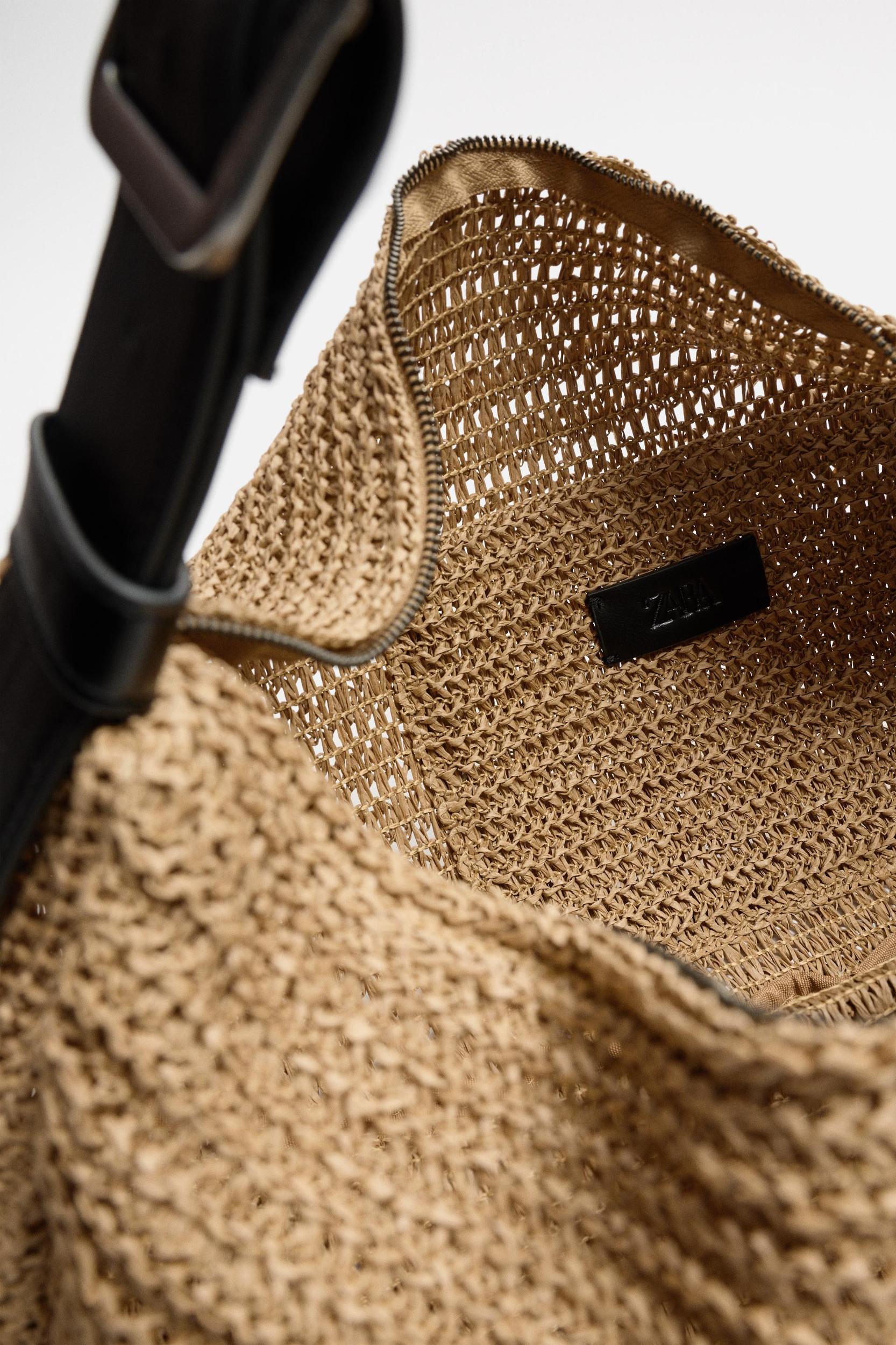 WOVEN SHOULDER BAG Product Image