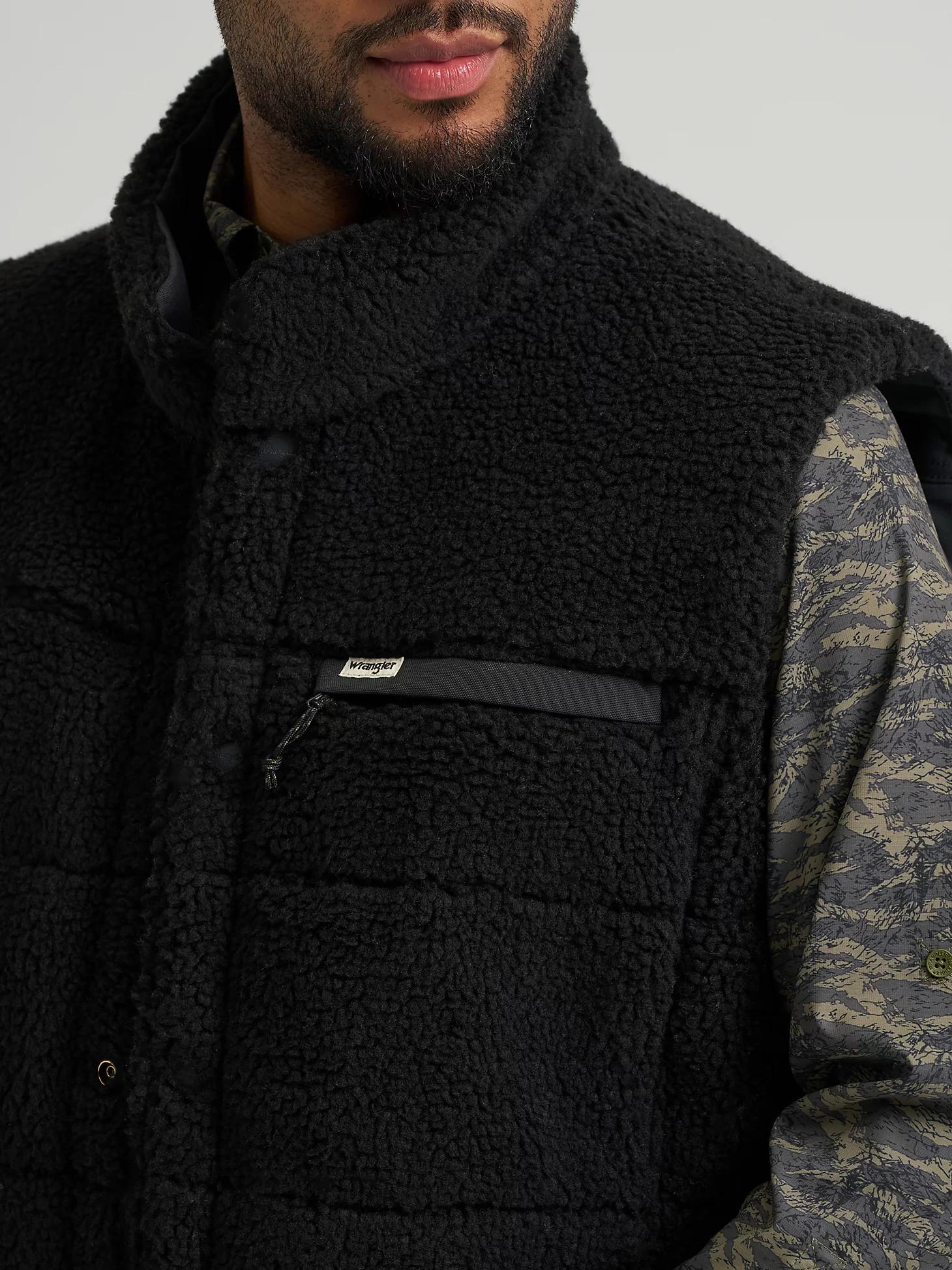 Wrangler All Terrain Gear Men's Tech Range Reversible Vest in Jet Product Image