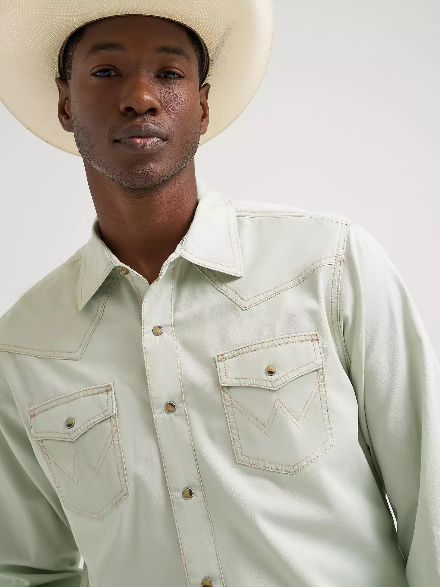 Men's Wrangler Retro® Premium Western Snap Solid Shirt | Men's SHIRTS | Wrangler® Product Image