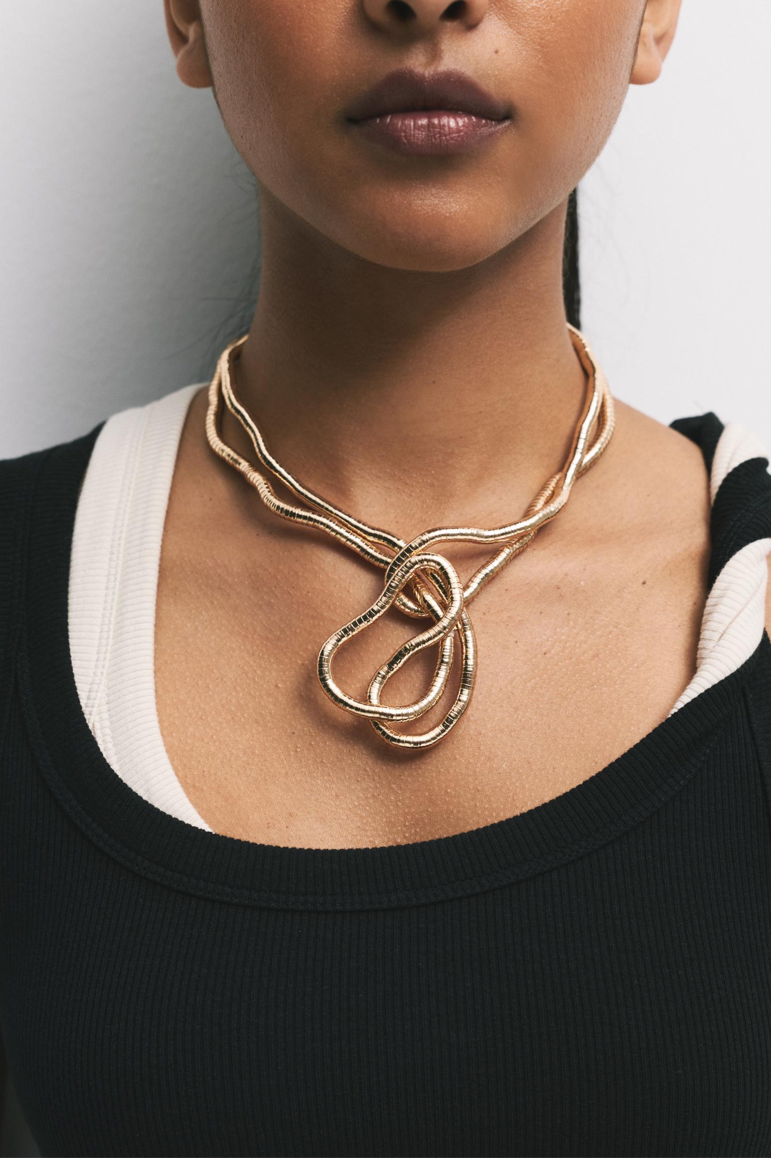 Metallic necklace Product Image