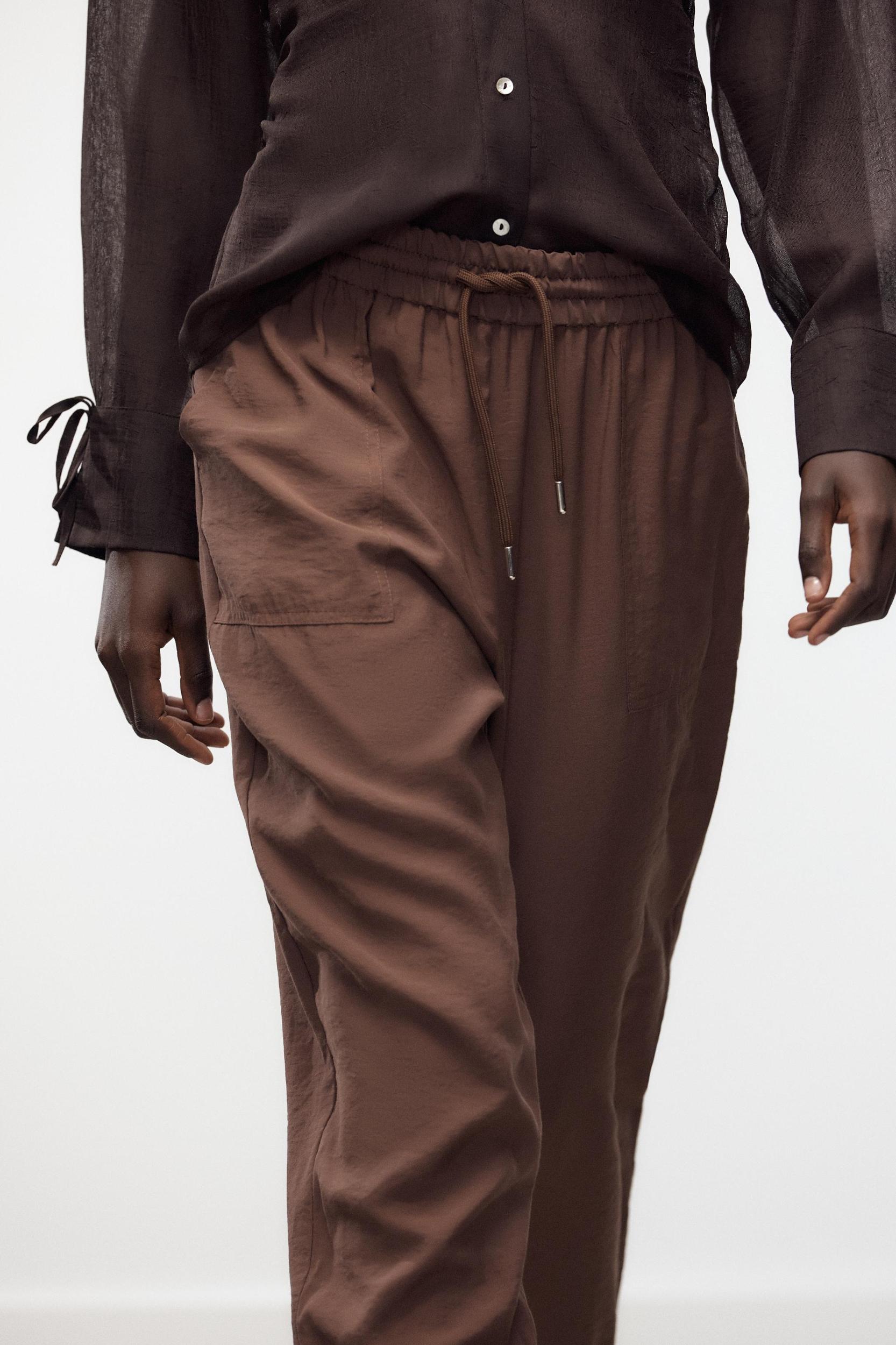 FLOWY JOGGER PANTS Product Image