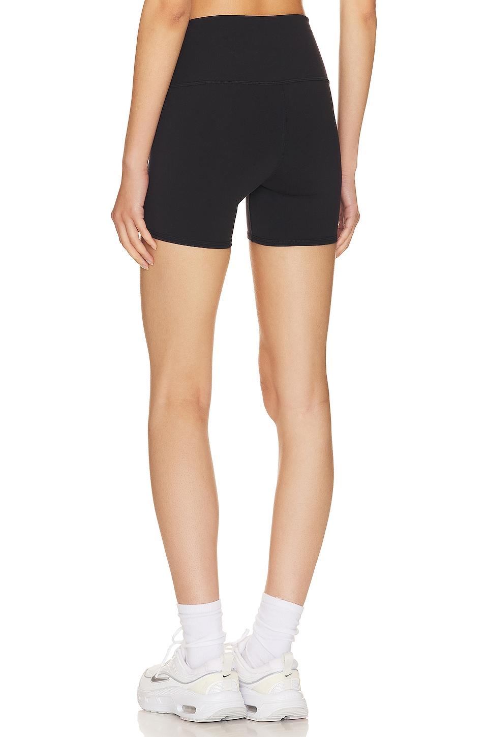 Airbrush Short alo Product Image