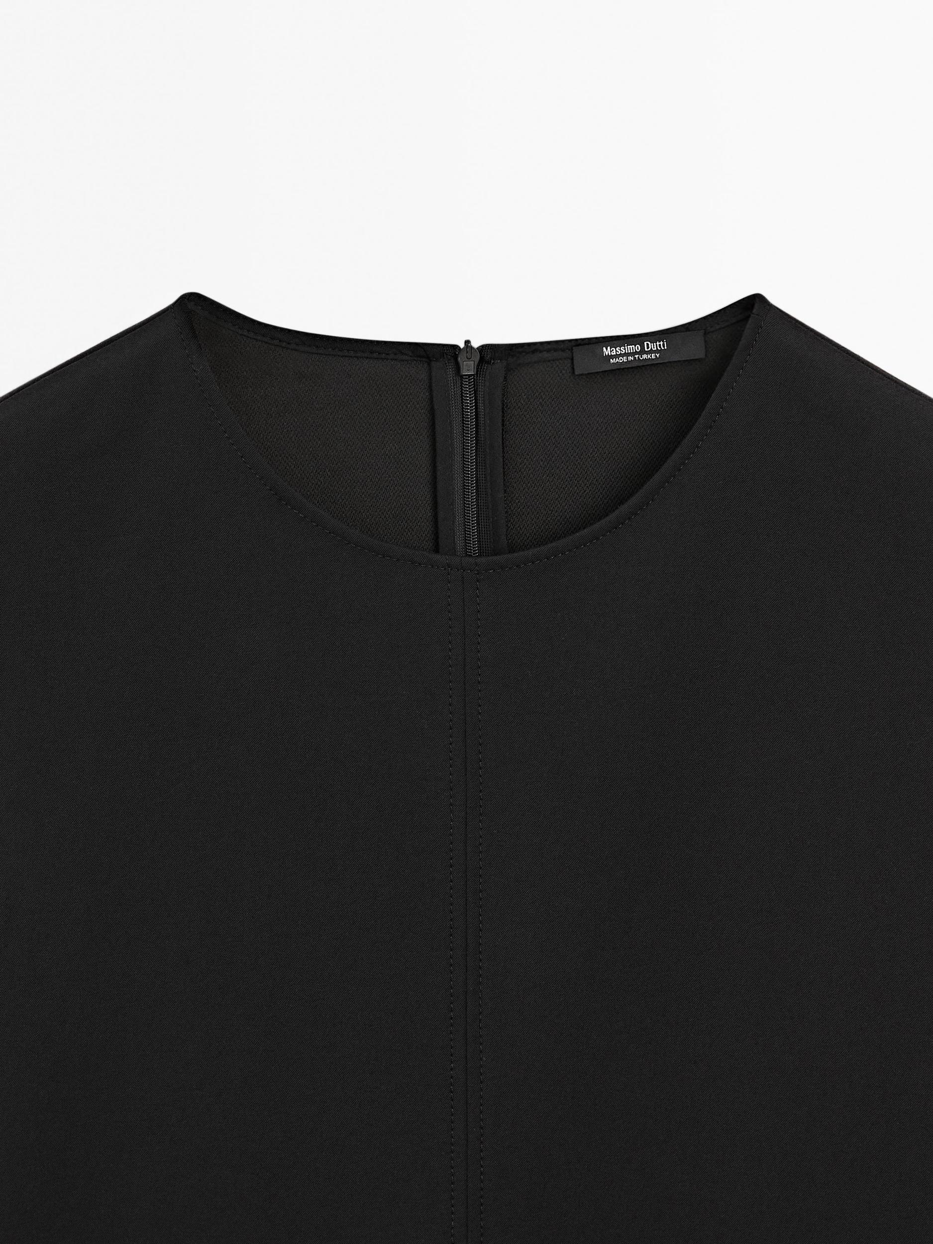 Short dress with button details Product Image