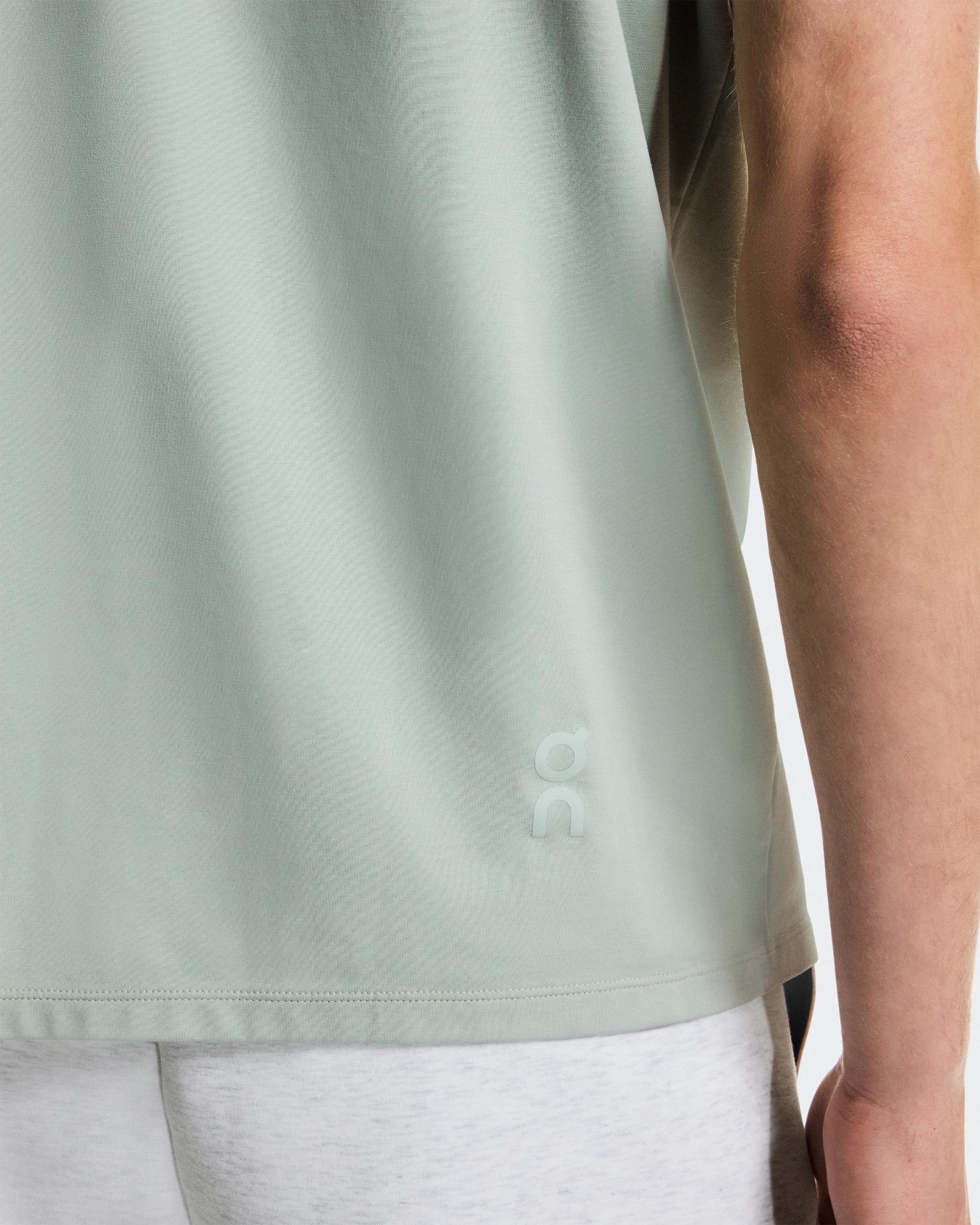 The Focus-T: Men's Versatile Workout Top Product Image