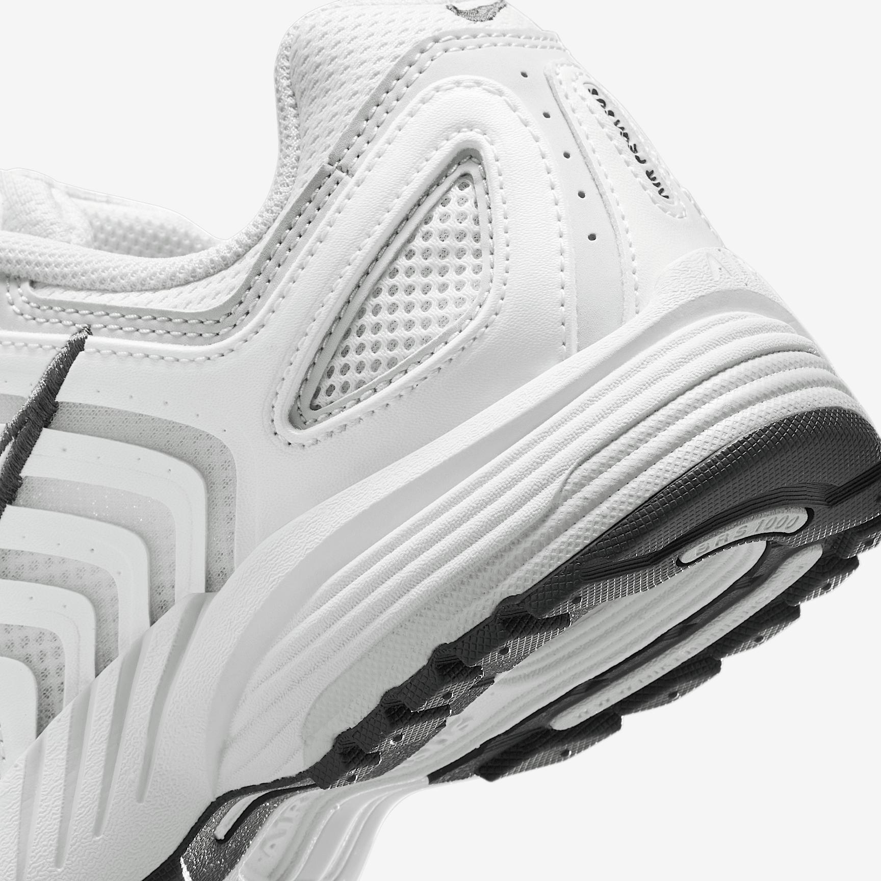 Nike Womens Air Pegasus 2005 Shoes | HQ5718-600 Product Image