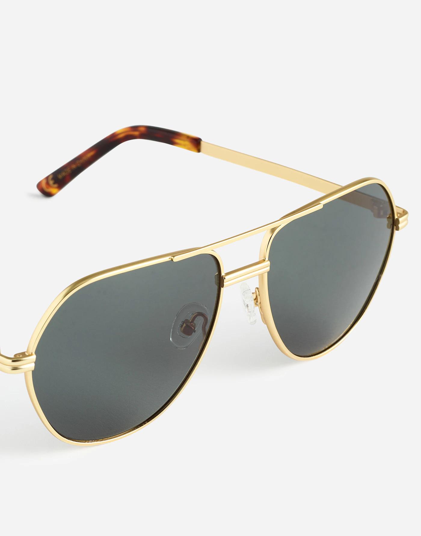 Wire Frame Aviator Sunglasses Product Image