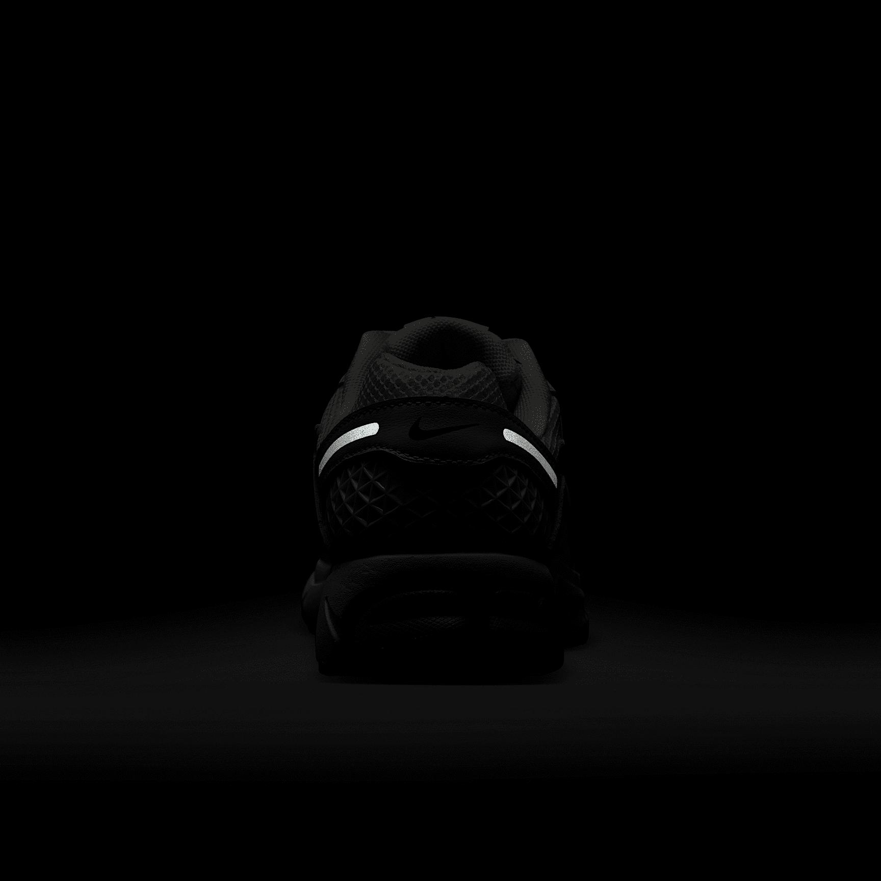 Nike Women's Zoom Vomero 5 Shoes Product Image