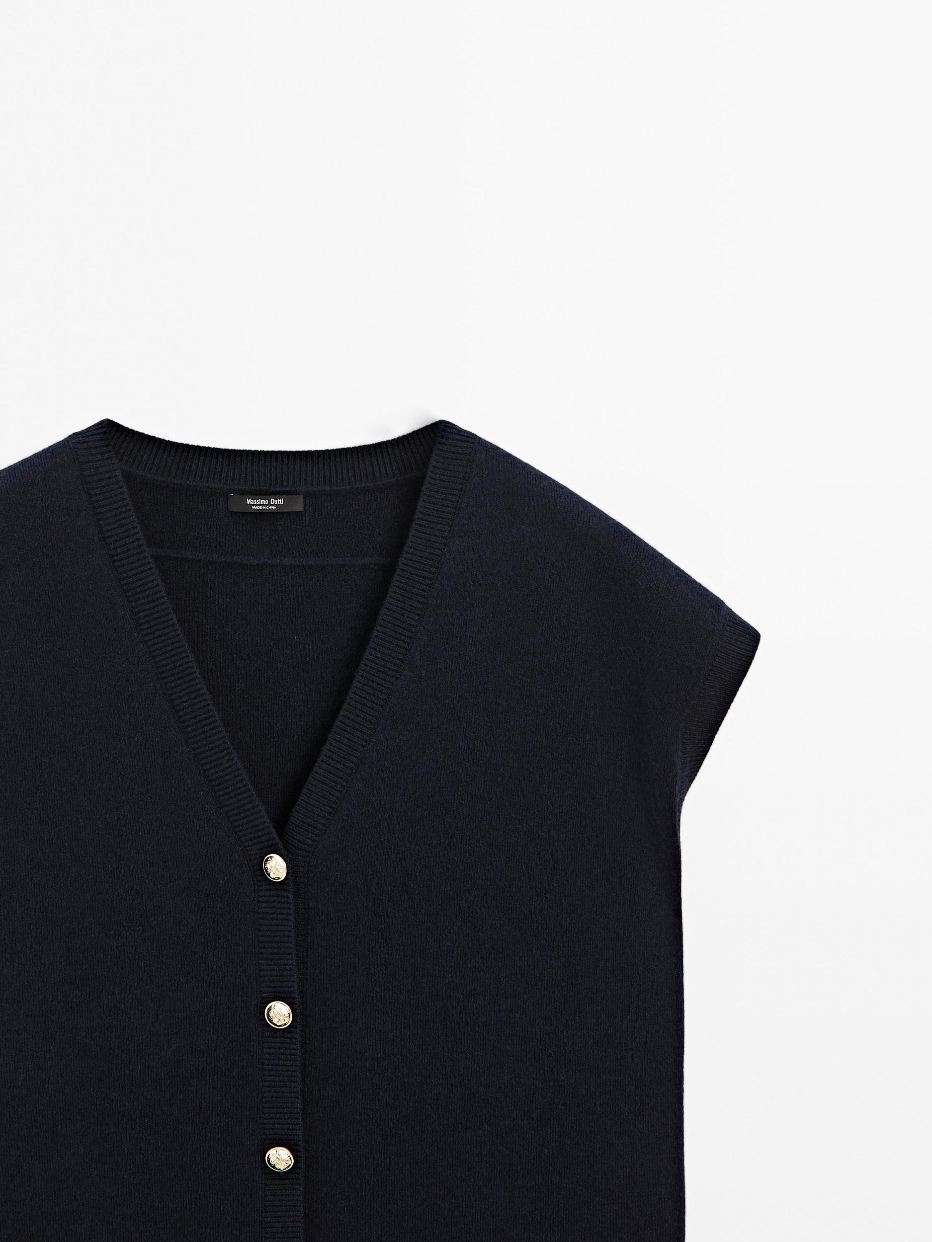 Knit vest with golden buttons Product Image