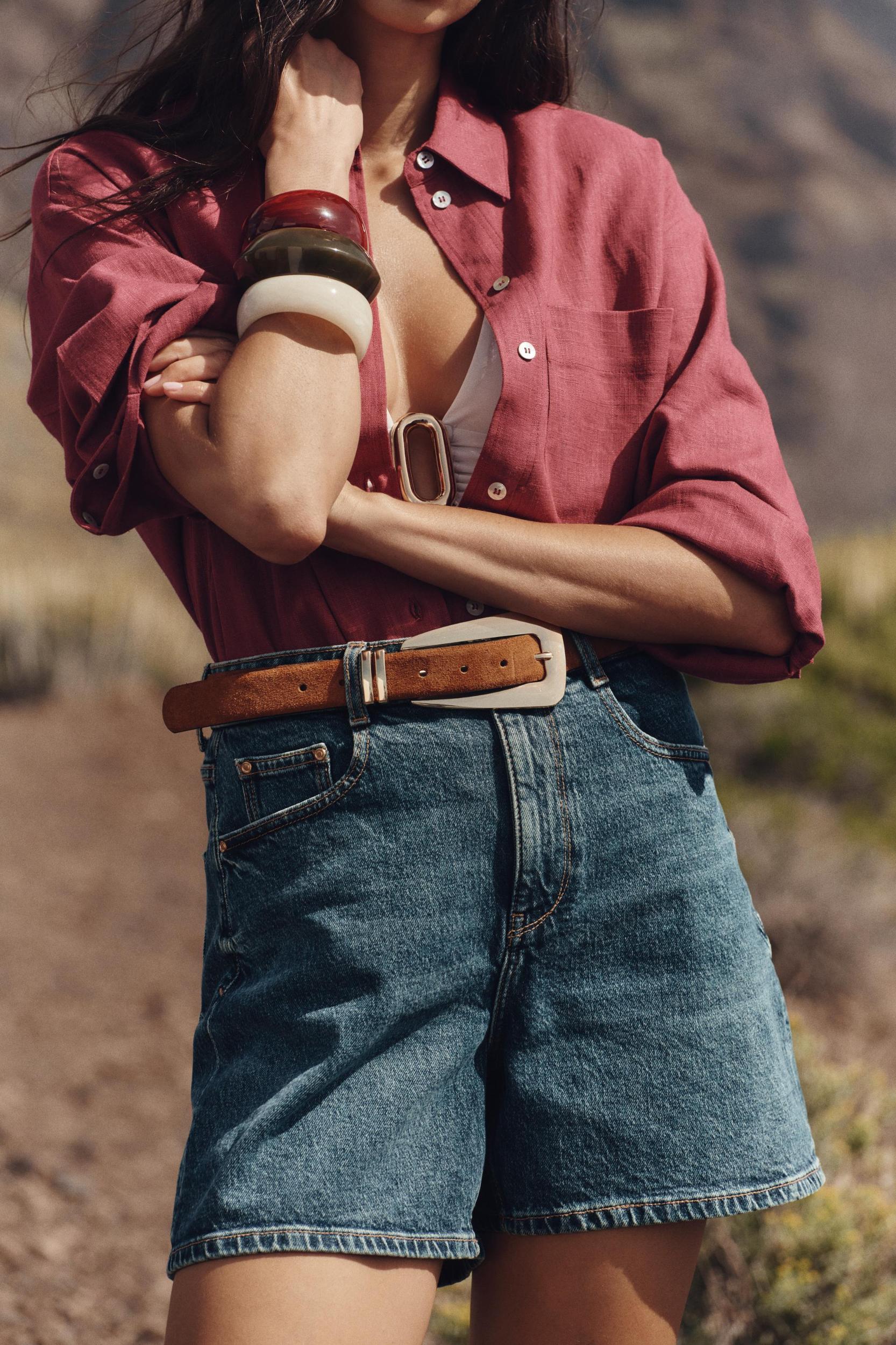 Z1975 HIGH-WAISTED MOM FIT SHORTS Product Image