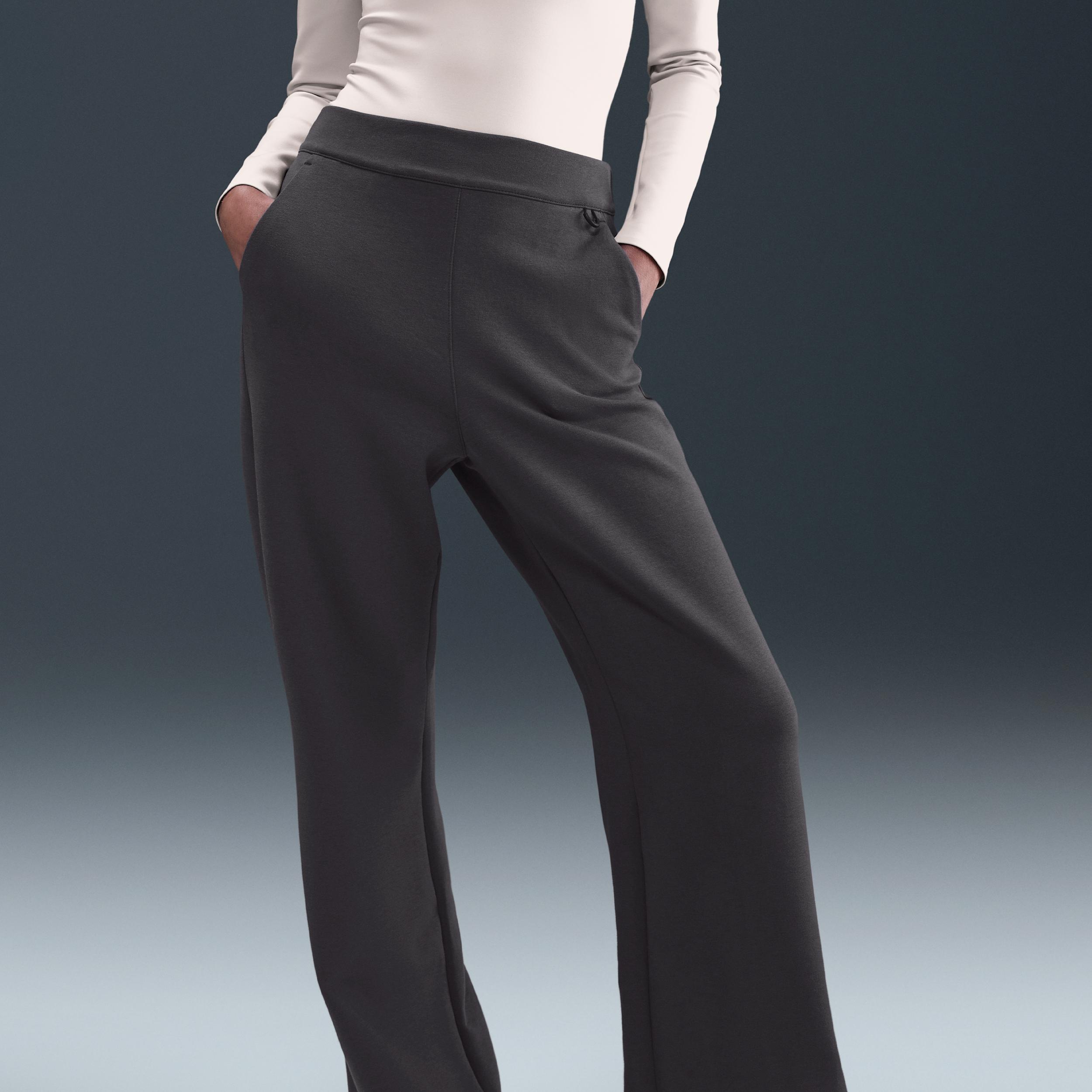 Nike Women's 24.7 ImpossiblySoft Dri-FIT Oversized Crew-Neck Top Product Image