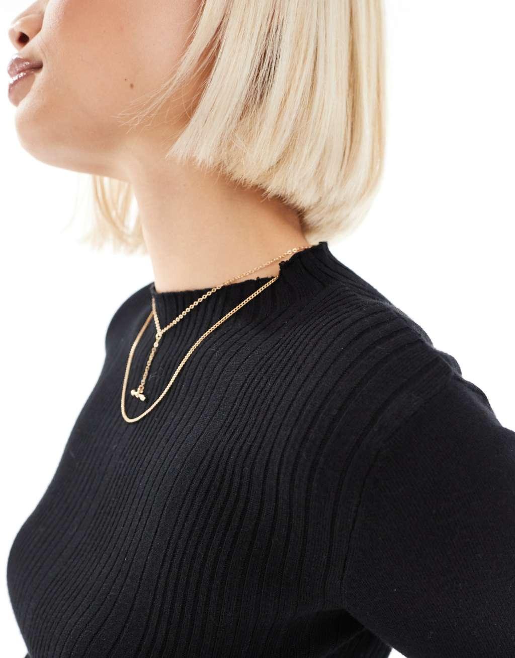 Threadbare fitted turtleneck sweater in black Product Image