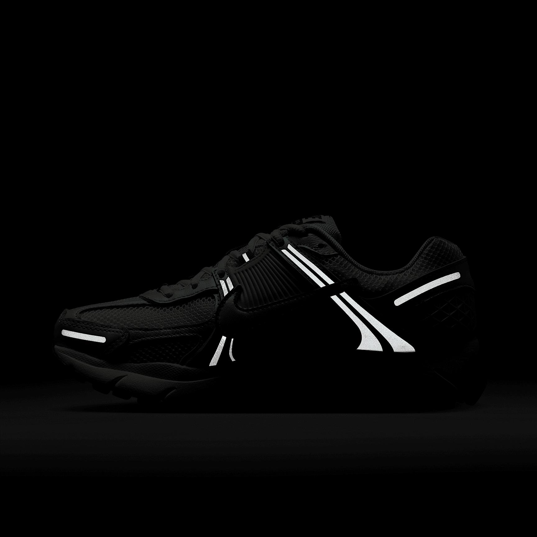 Nike Women's Zoom Vomero 5 Shoes Product Image