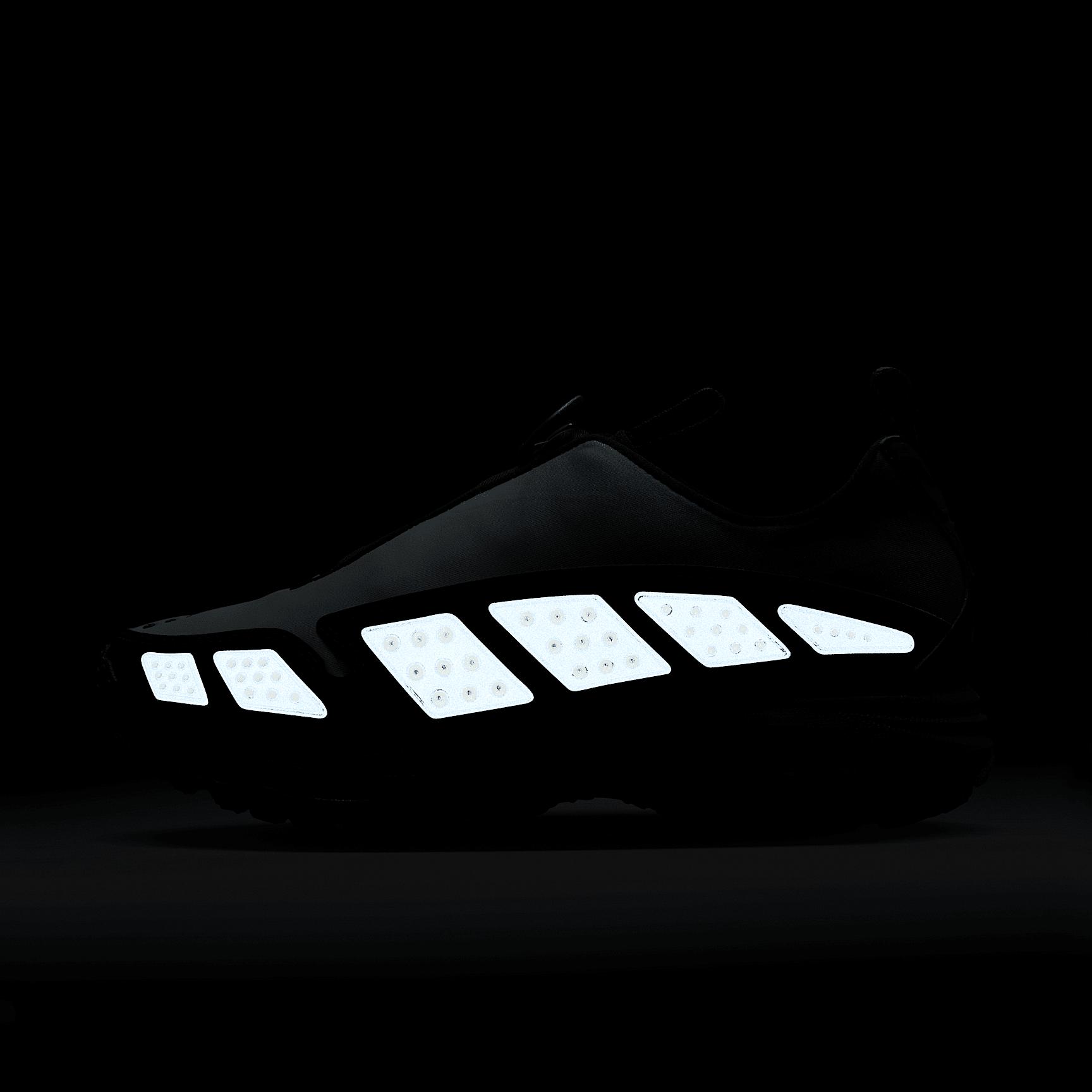 Nike Women's Air Max SNDR Shoes Product Image