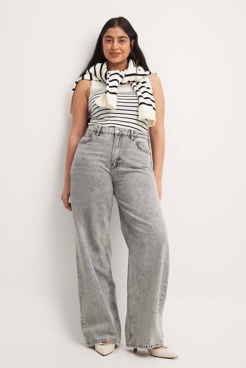 Sleeveless Knitted Striped Top Product Image