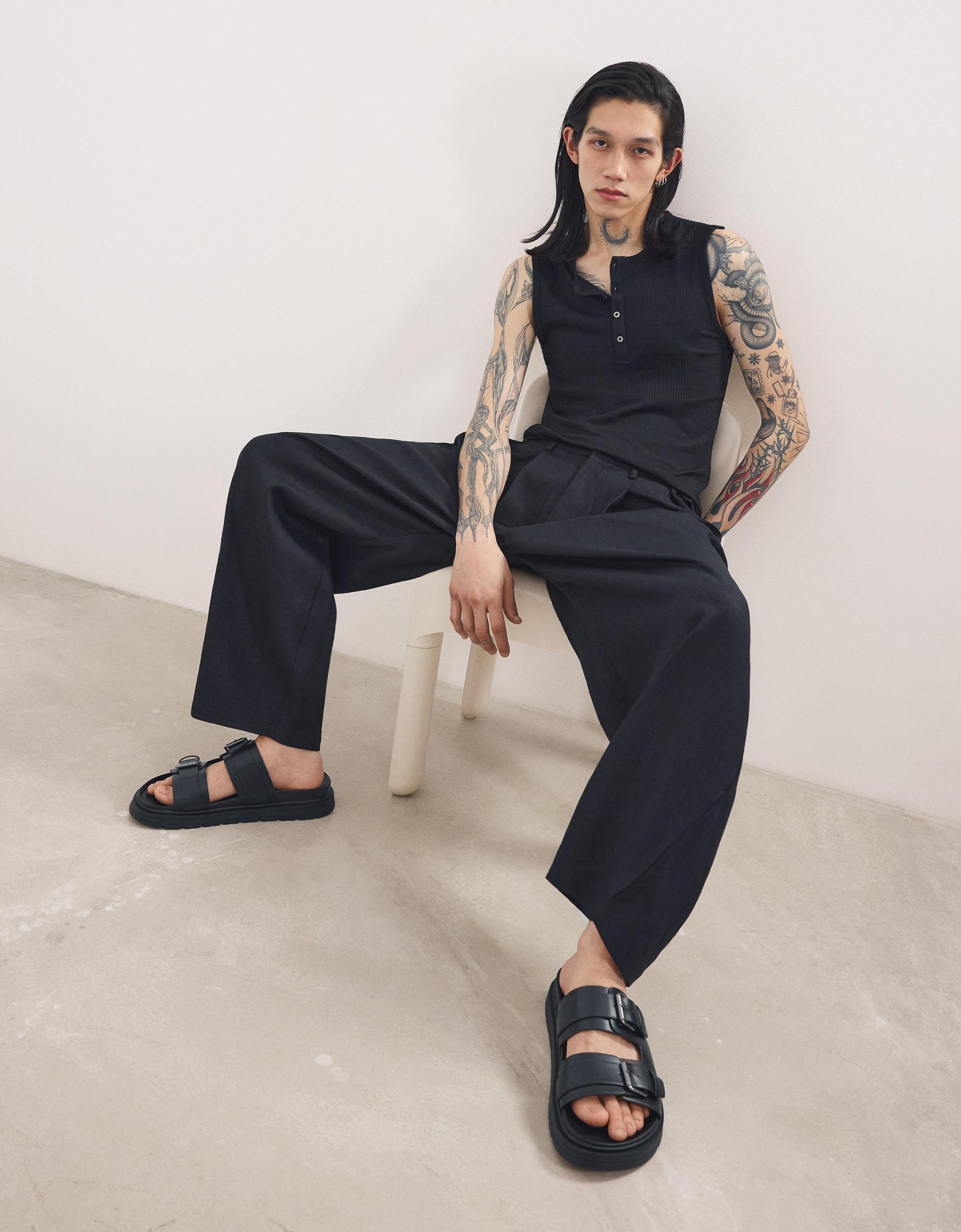 Buckled sandals Product Image