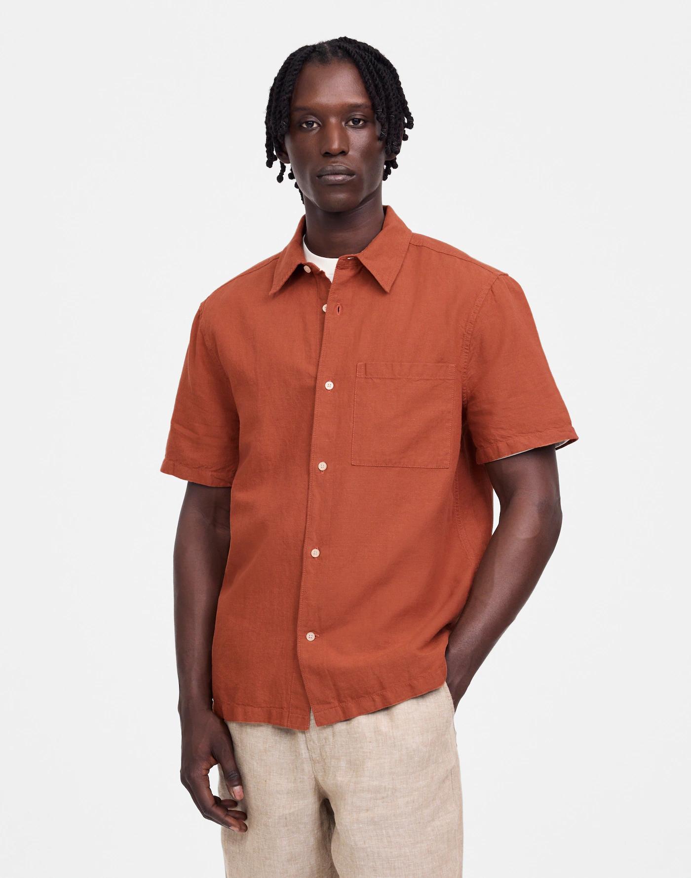Button-Up Short-Sleeve Shirt in Cotton-Linen Blend Product Image
