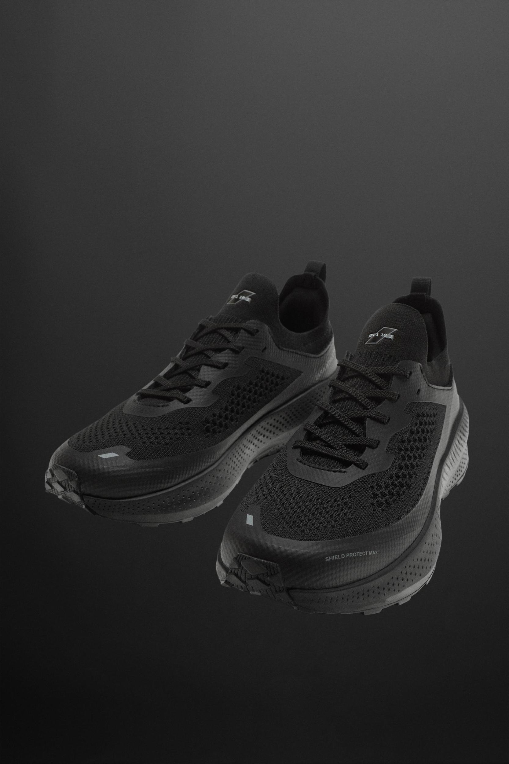 RUNNING SNEAKERS Product Image