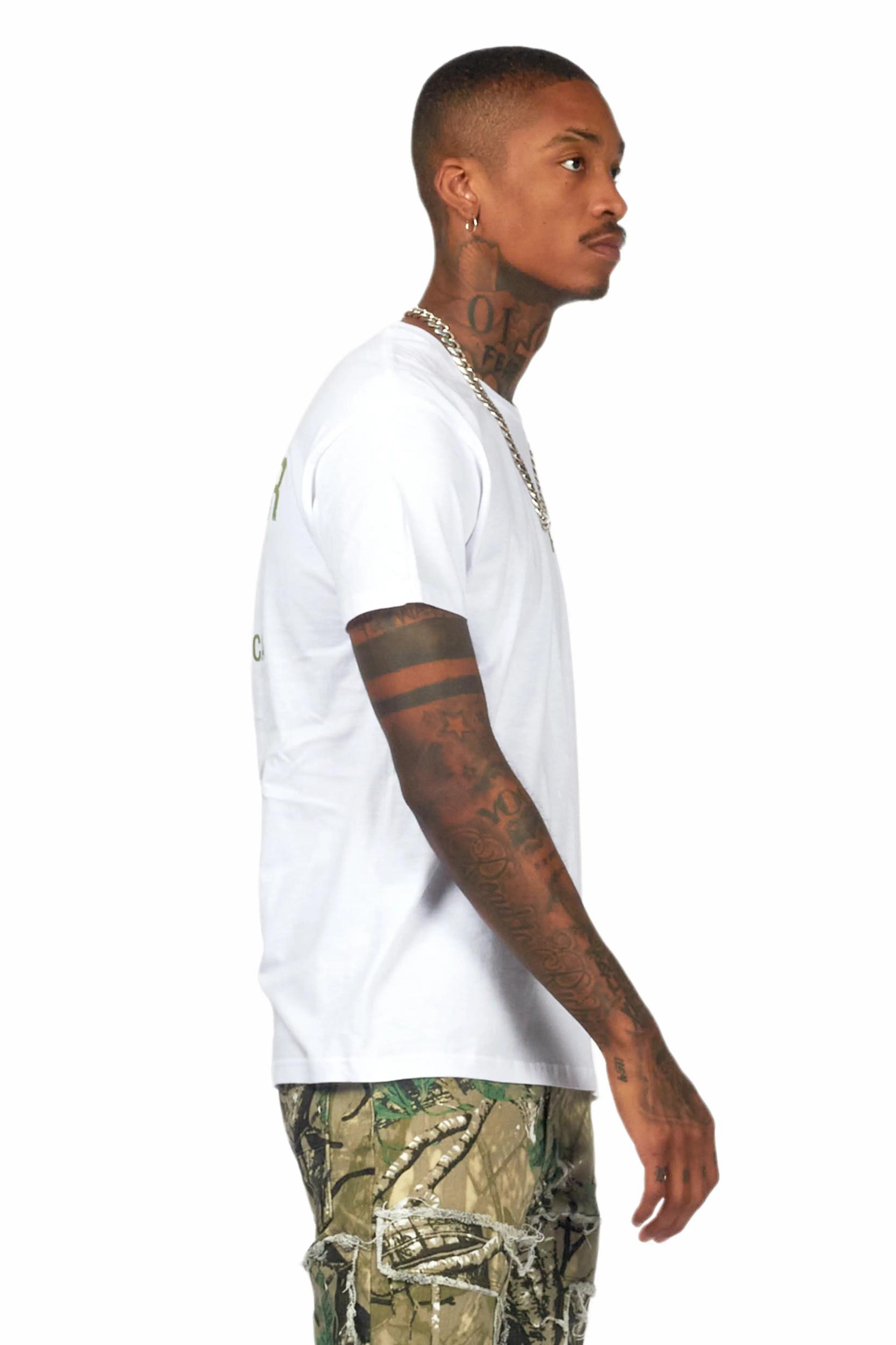 Lake White/Green Graphic T-Shirt Male Product Image