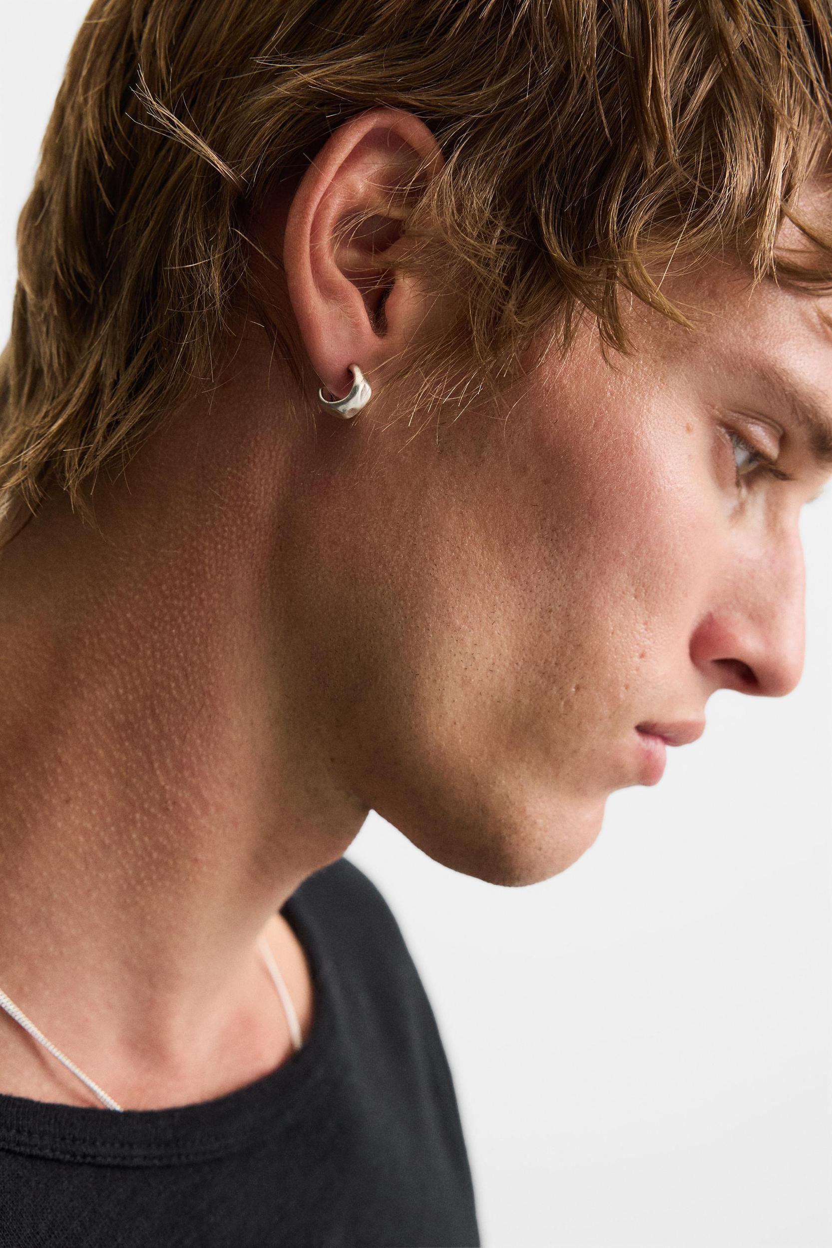 HOOP EARRINGS Product Image