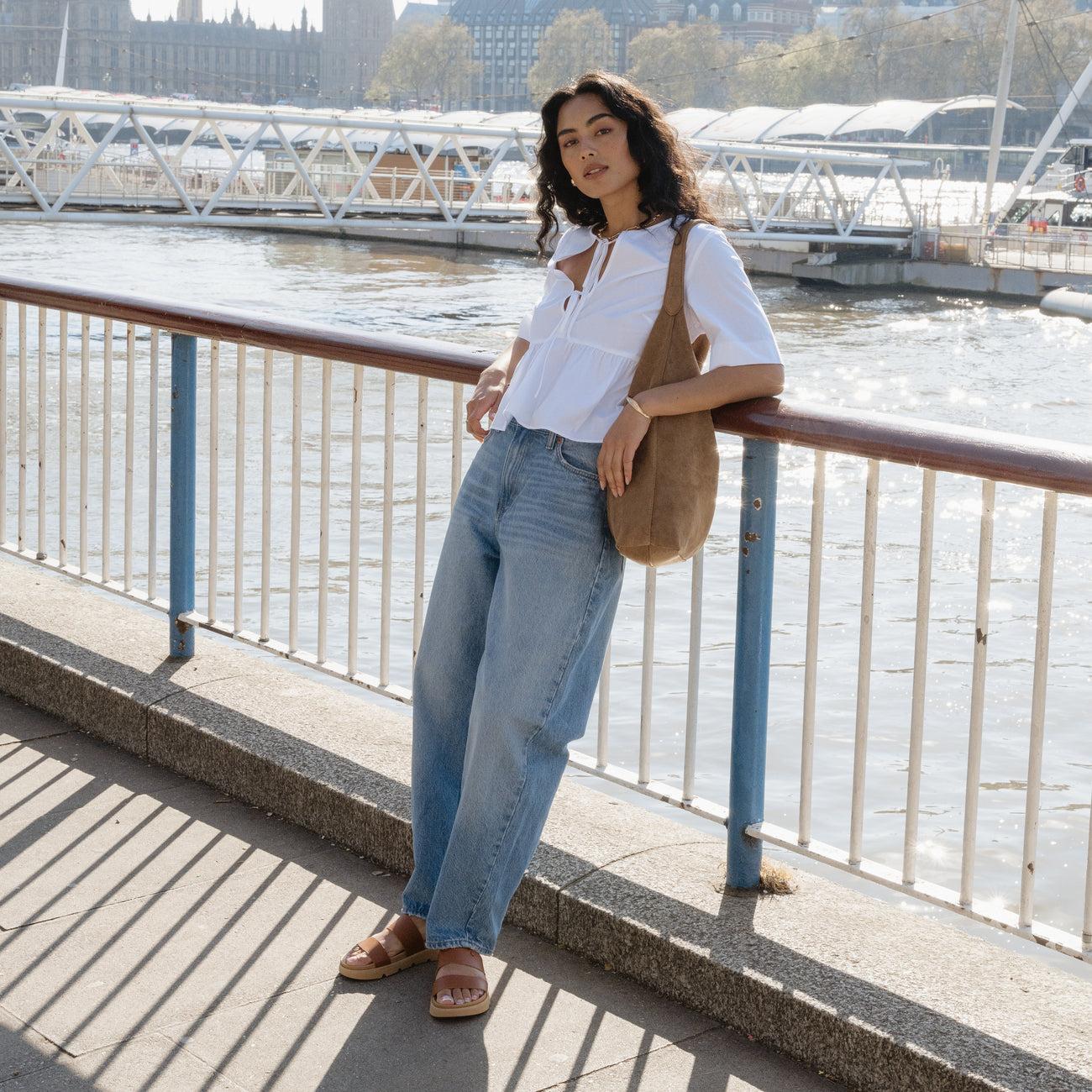 Vista Luxe Thea Female Product Image