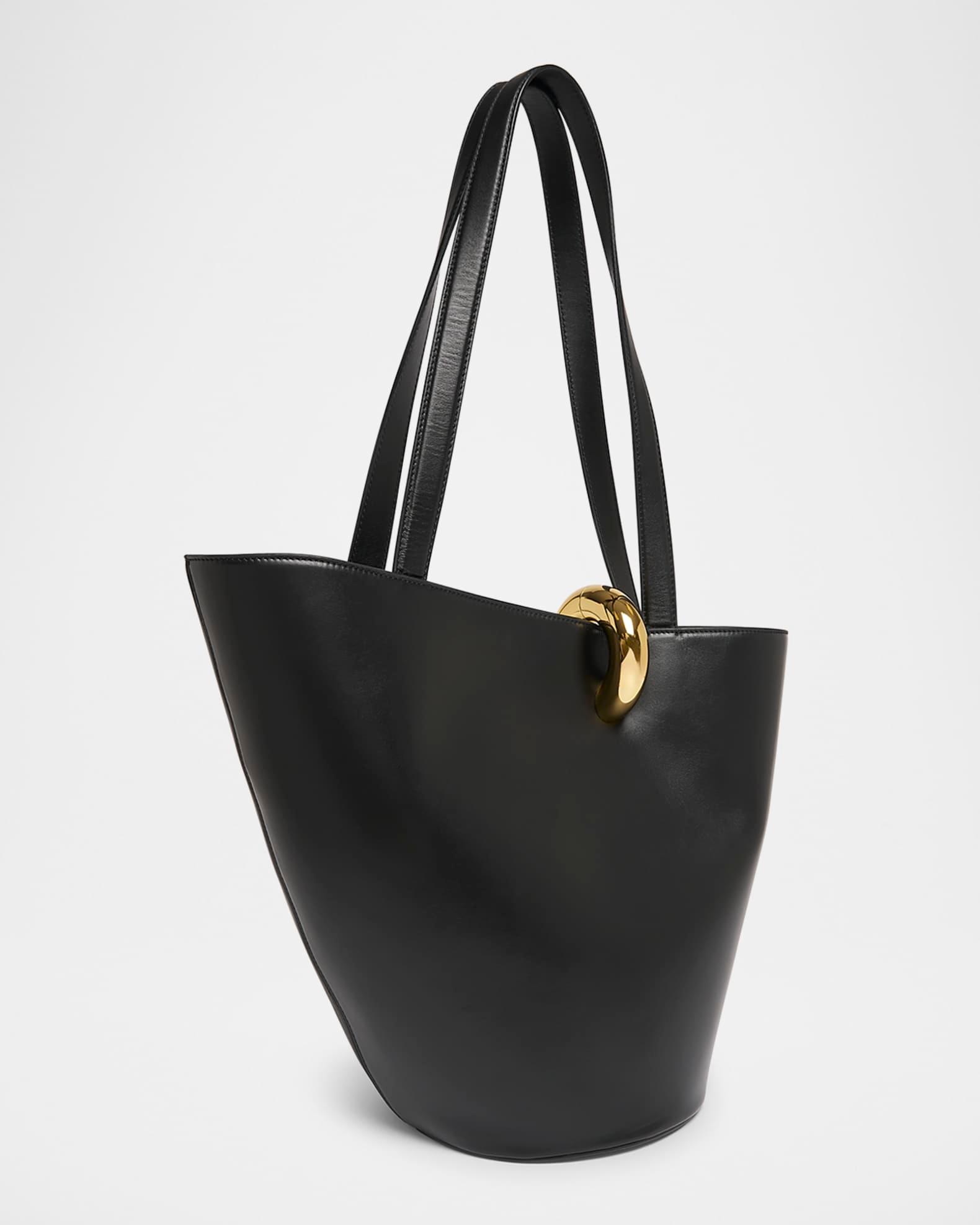 Le Bambola Moyen Leather Shoulder Bag Product Image