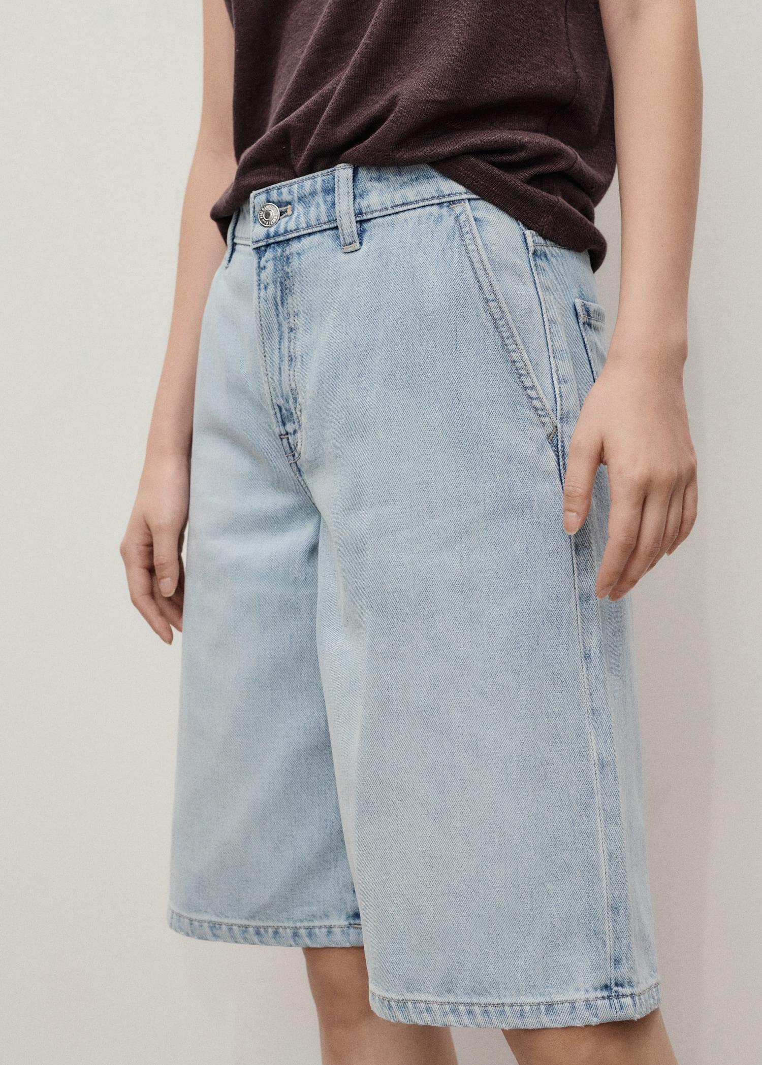 Mid-rise denim Bermuda jorts - Women | MANGO USA Product Image