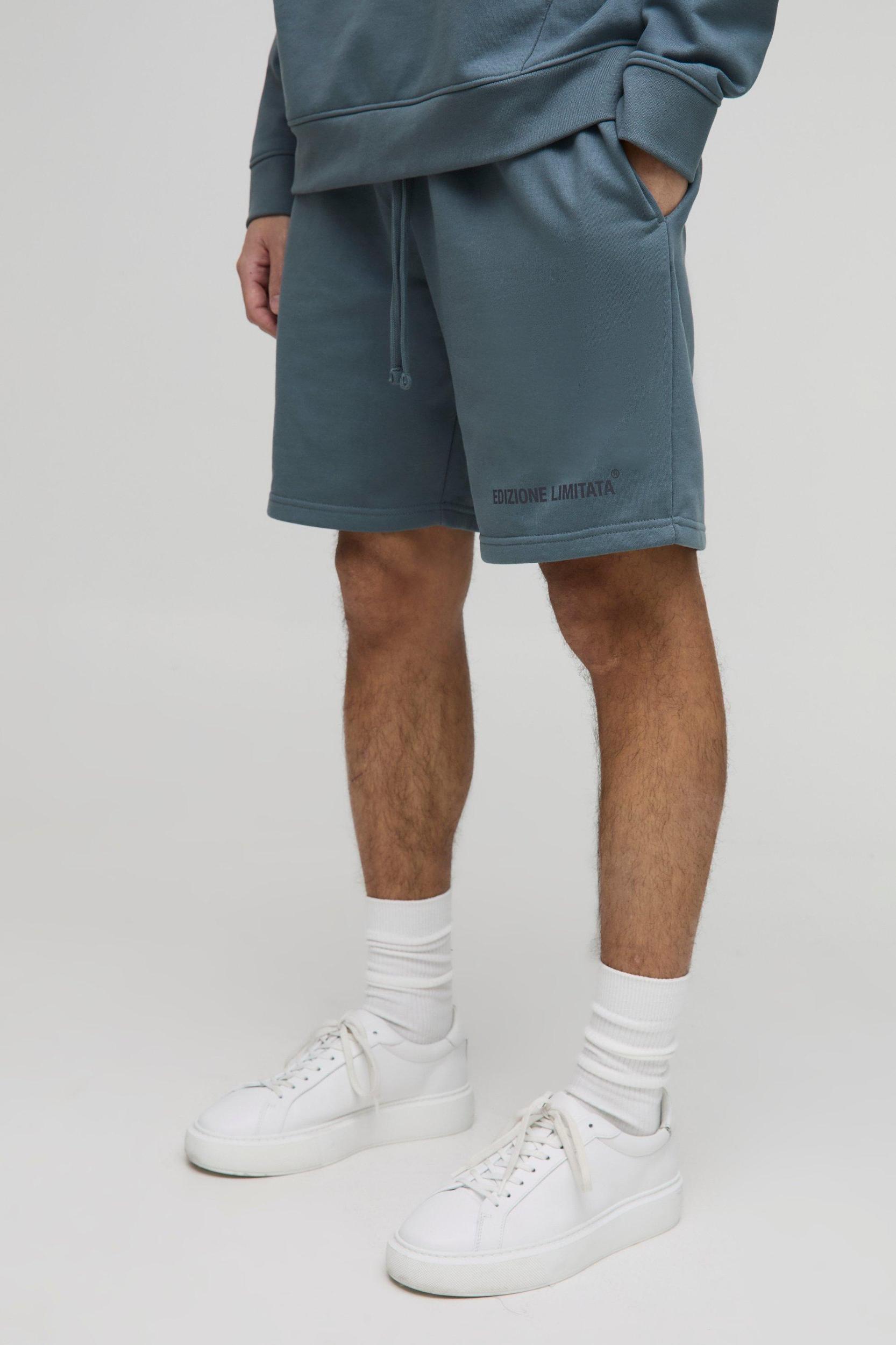 Relaxed Edizione Limitata Mid Length Heavyweight Shorts | boohooMAN USA Product Image