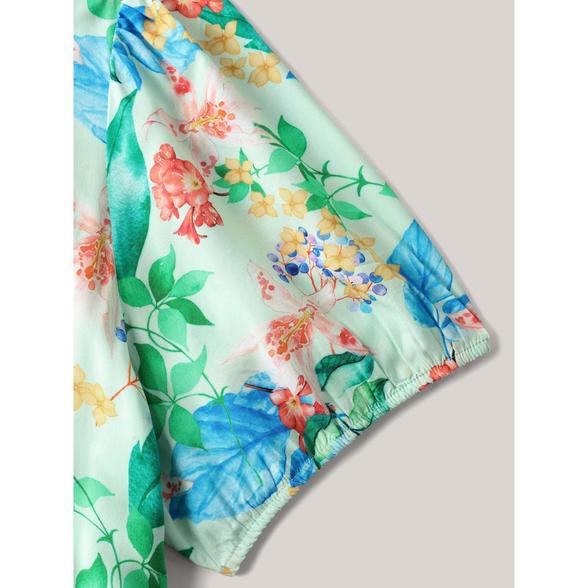 Plus Size Spring Flowers Printed Pockets Midi Dress Truegreen Women Heart neckline Short sleeve Curvy BloomChic 12/L Product Image