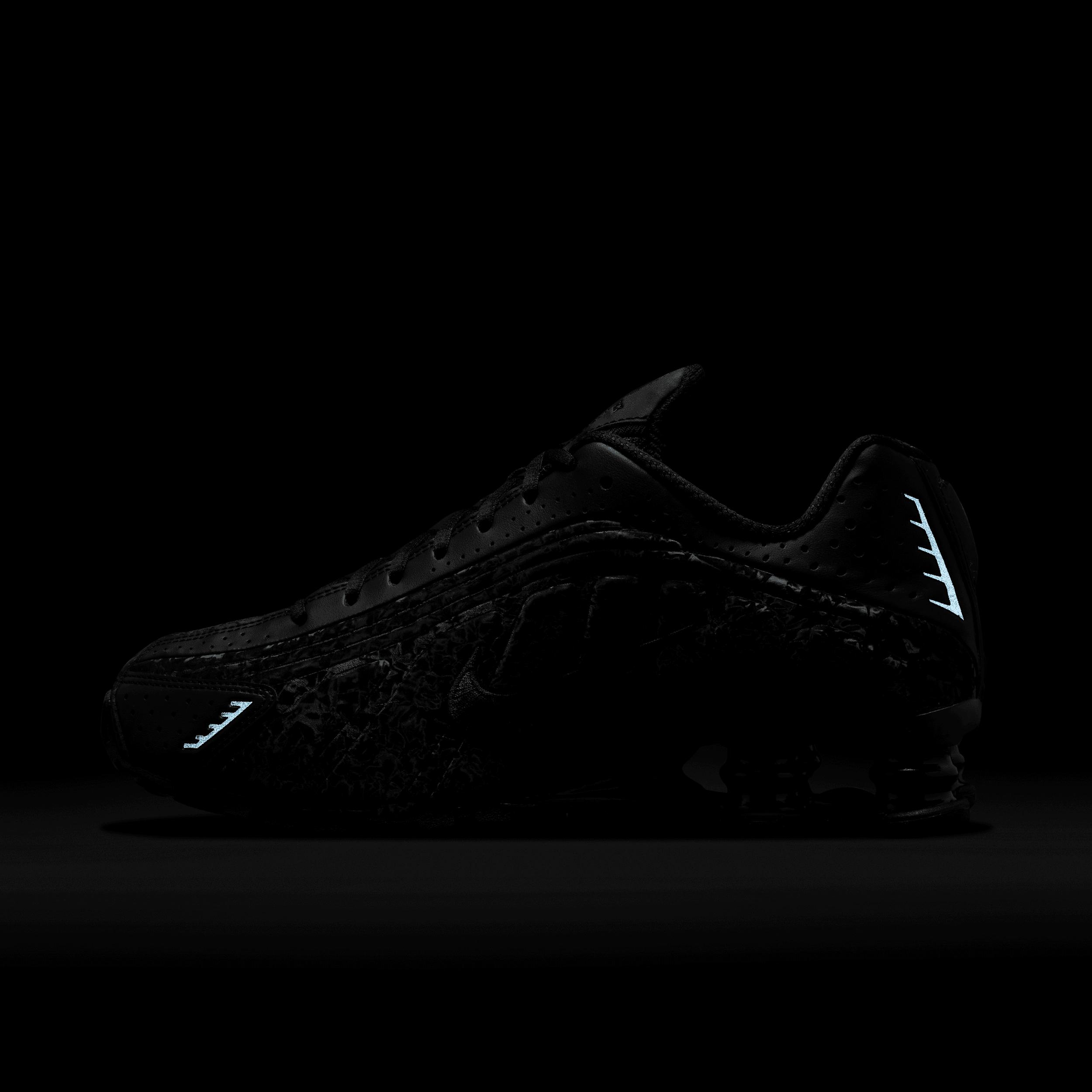 Nike Womens Shox R4 Shoes | HV0934-002 Product Image