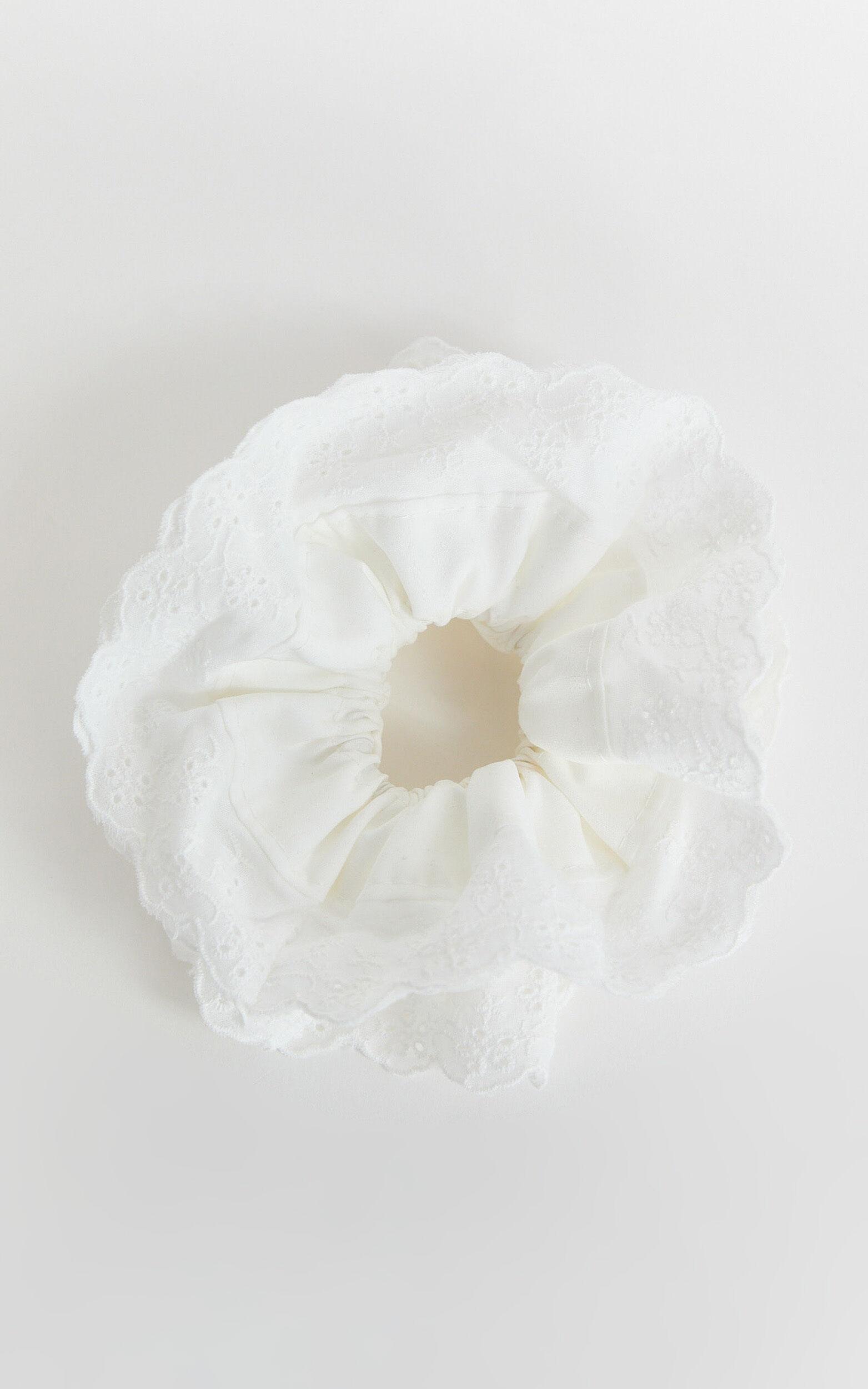 Kahrissa Broderie Scrunchie in White Product Image