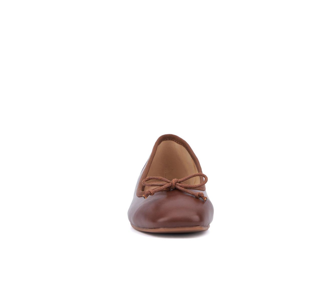 Women's New York and Company Paulina Flats Product Image