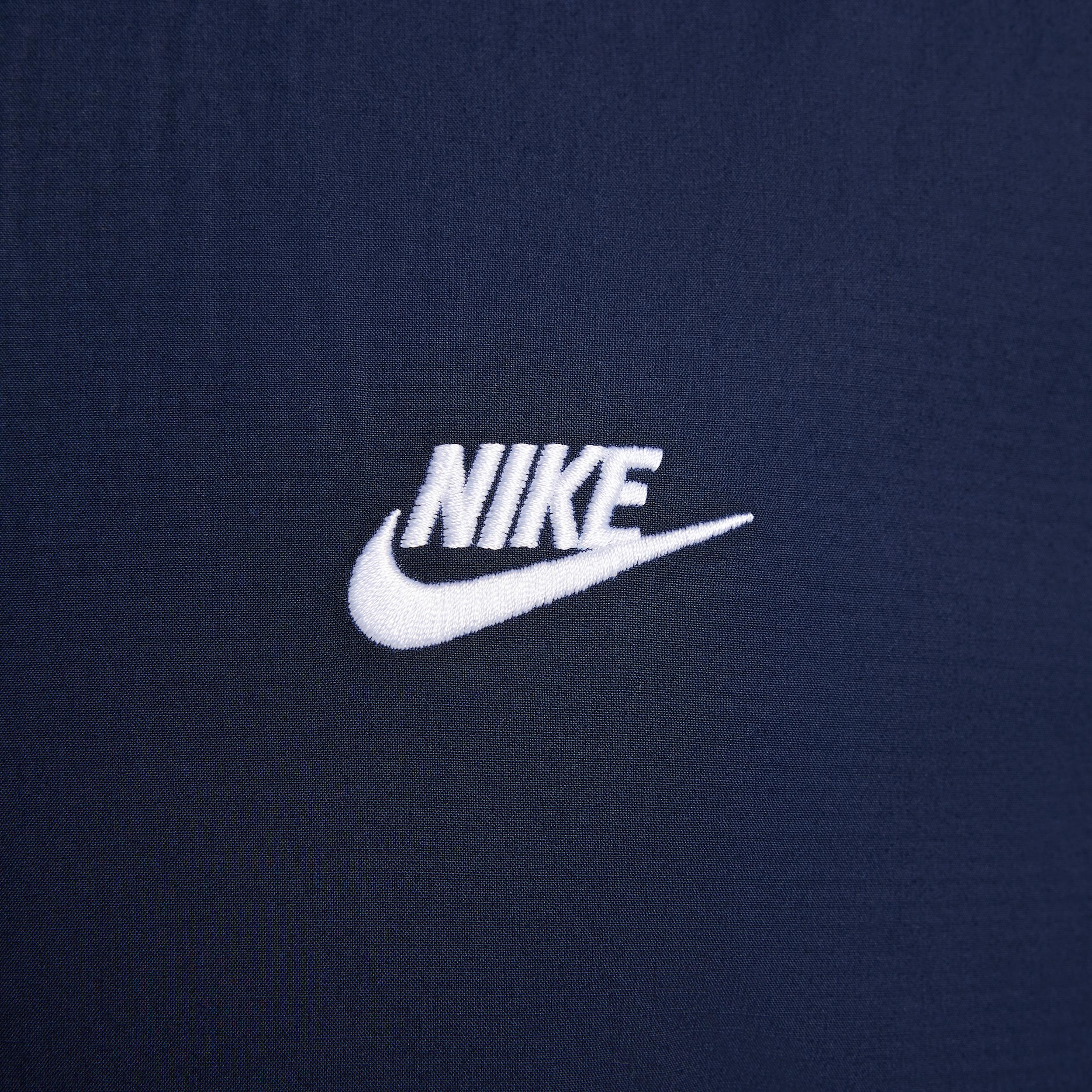 Nike Club Men's Short-Sleeve Button-Down Shirt Product Image