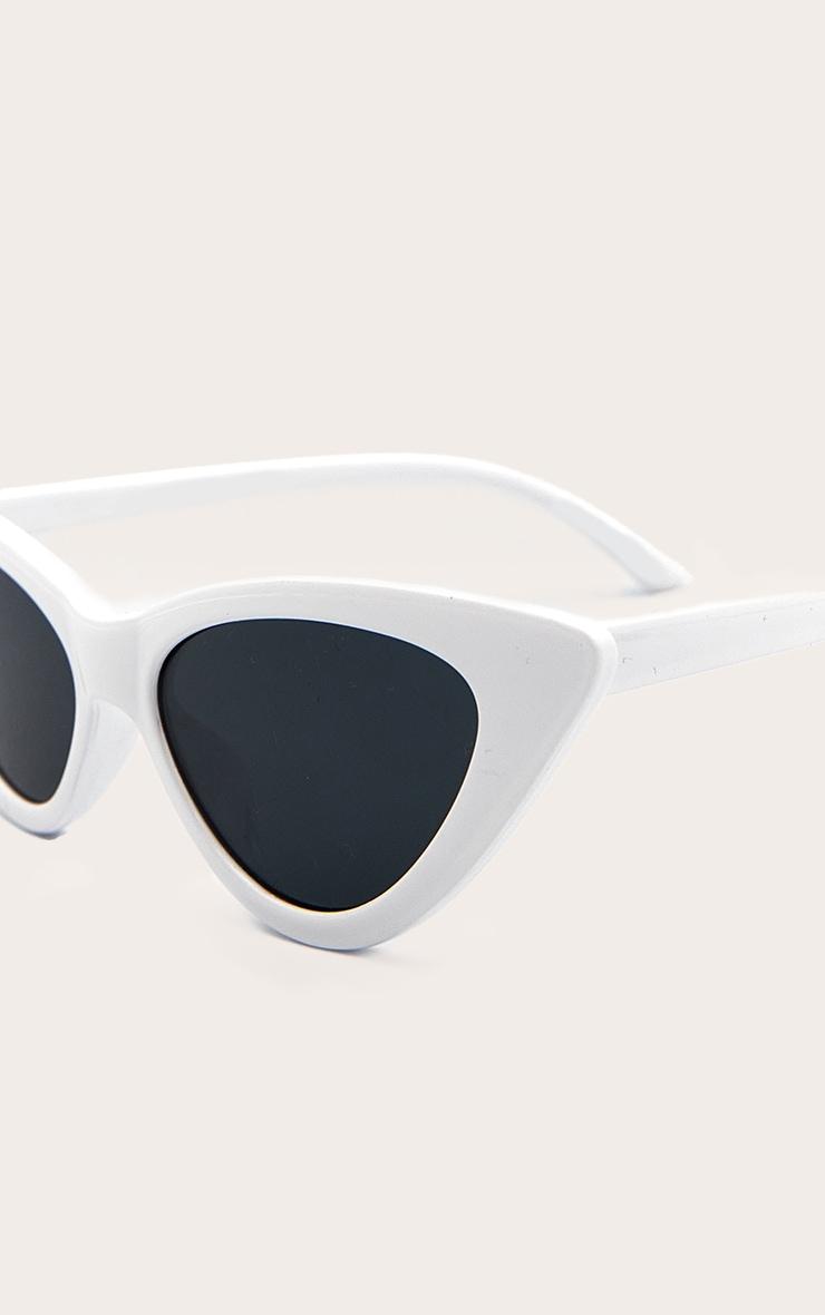 White Retro Cat Eye Sunglasses Product Image