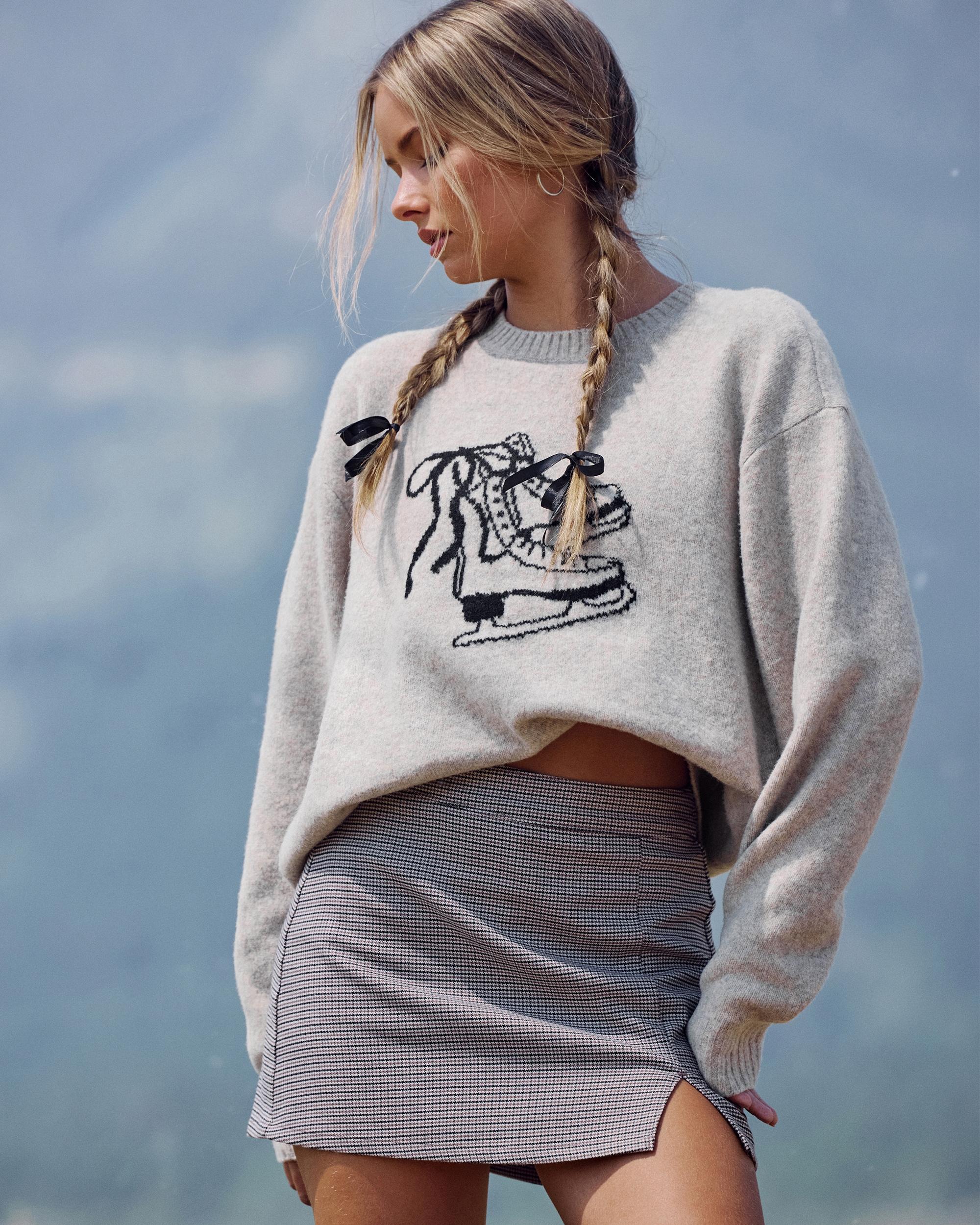 Hollister Comfy Cloud Puppy Graphic Crew Sweater Product Image