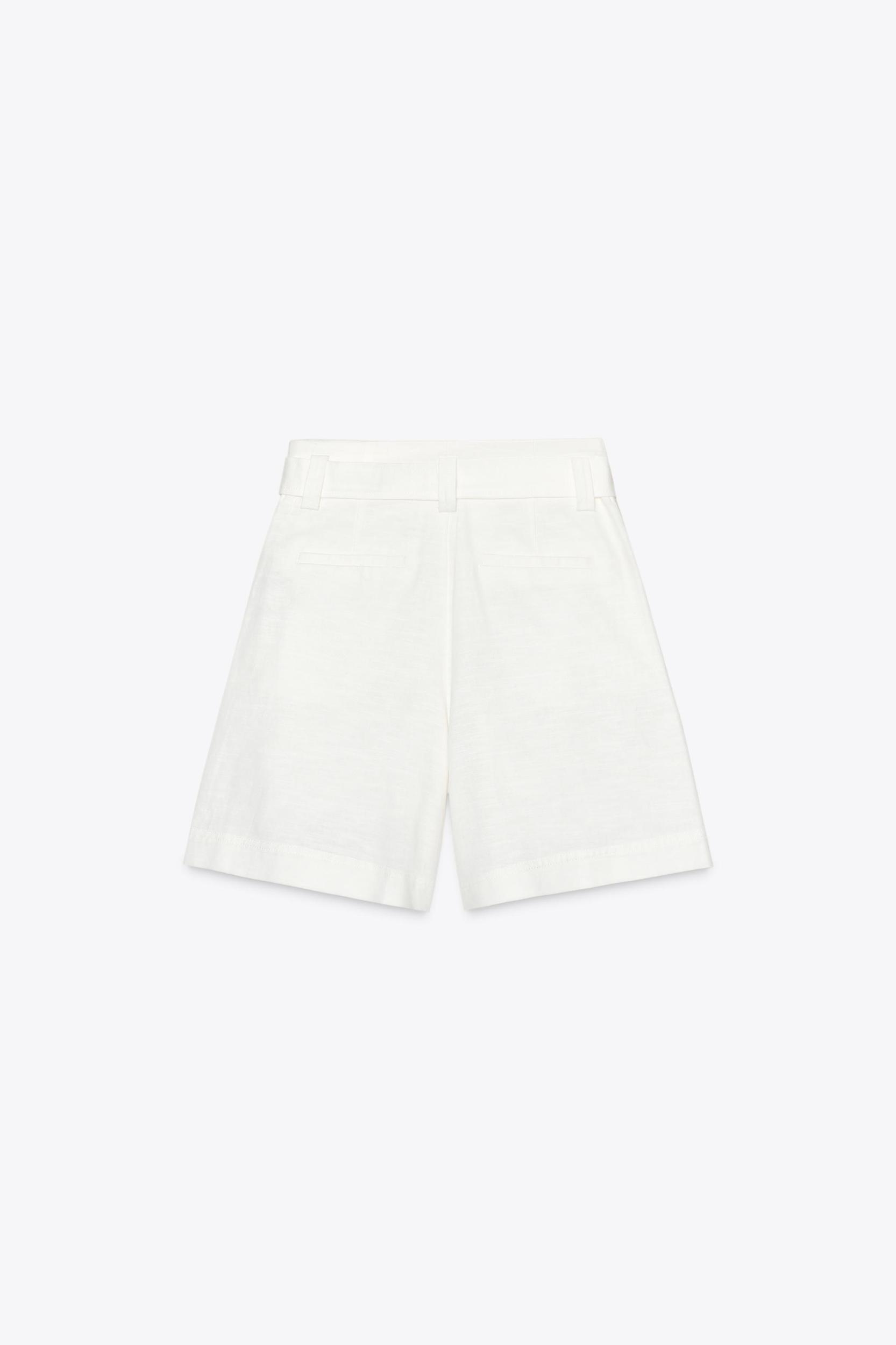 BELTED BERMUDA SHORTS Product Image