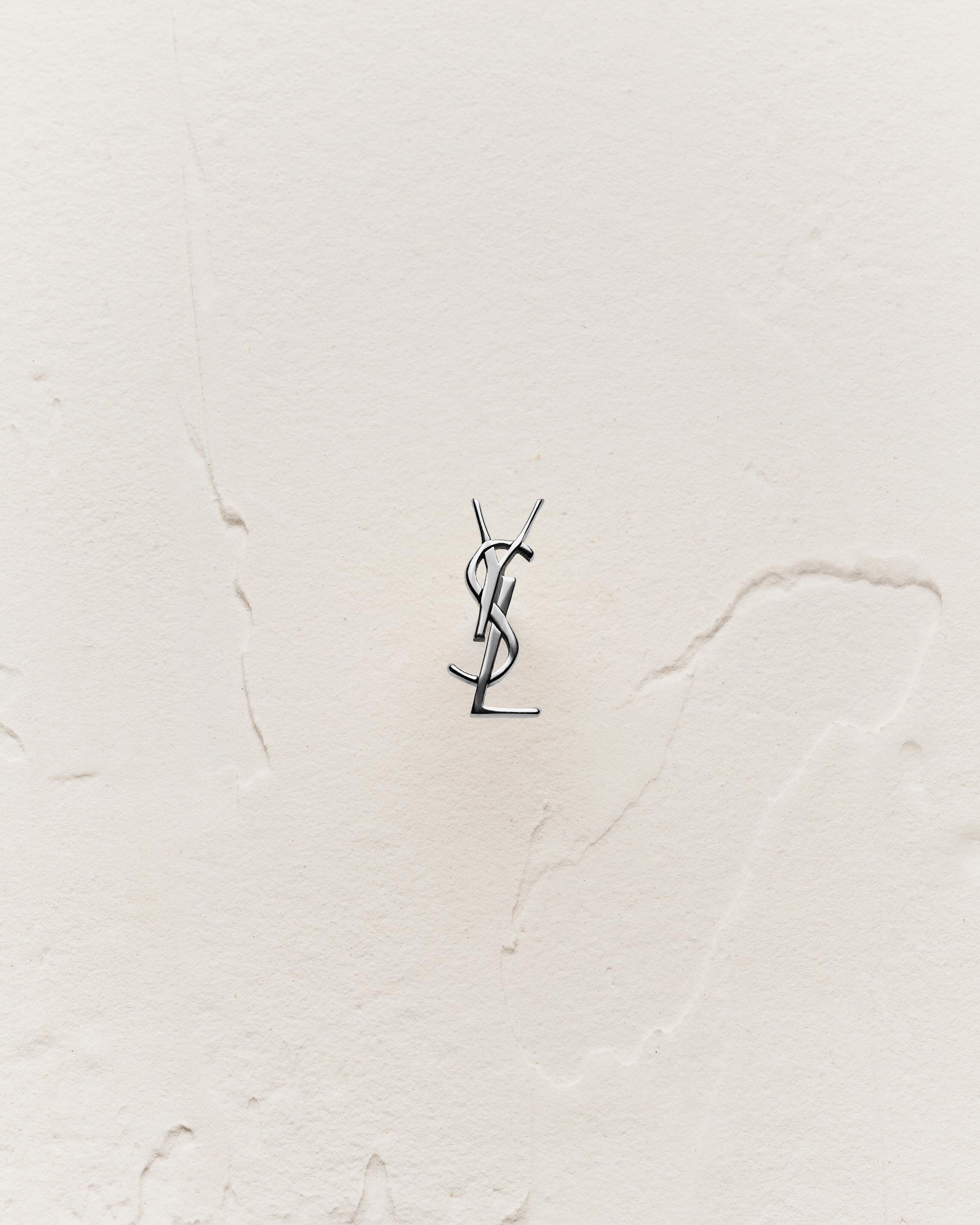 CASSANDRE stud earring in 18K grey gold Product Image