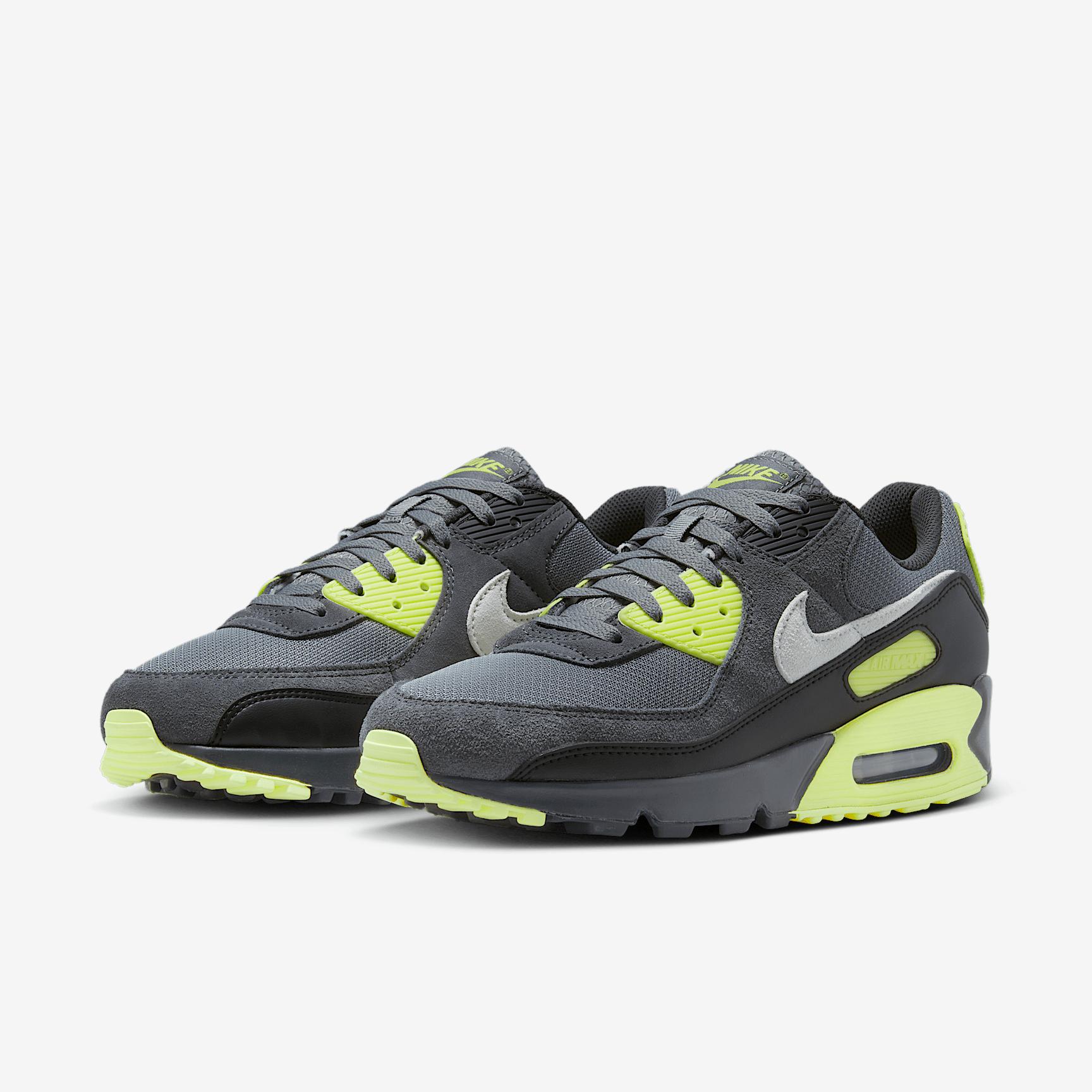 Nike Men's Air Max 90 Shoes Product Image