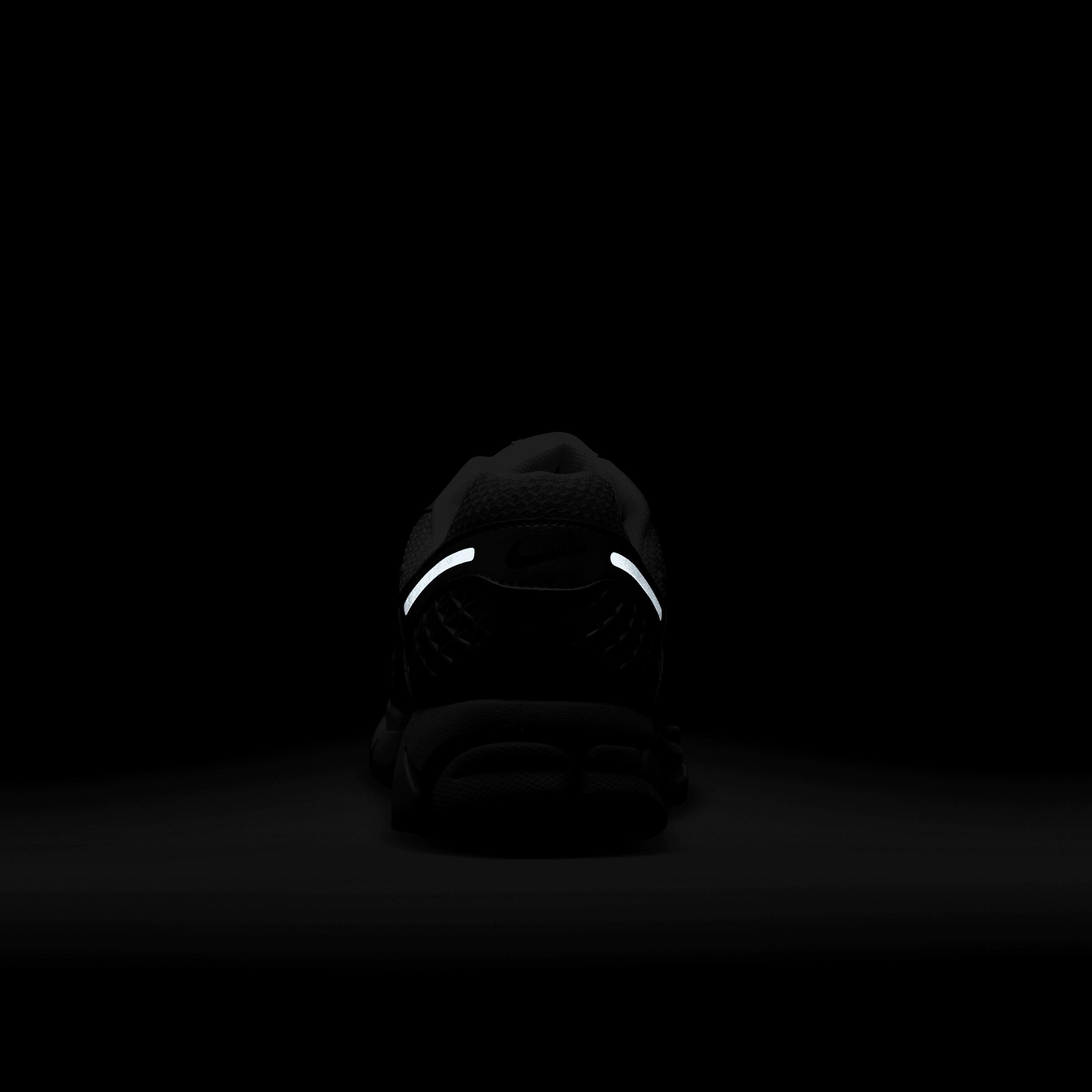 Nike Men's Zoom Vomero 5 Shoes Product Image